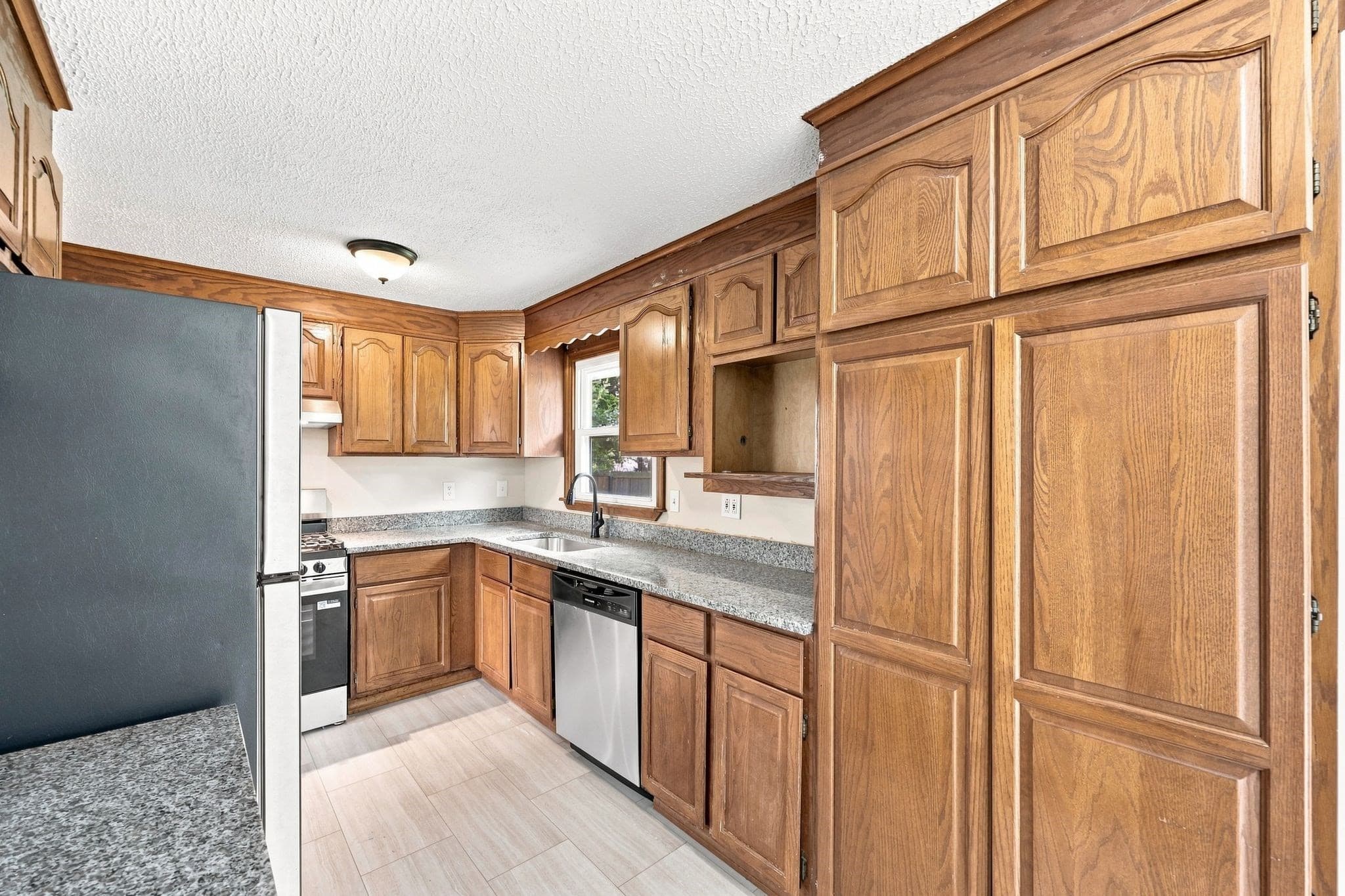 Single Family Residence at 76 Daley St, Chicopee MA 01013, Chicopee, photo 15 of 37