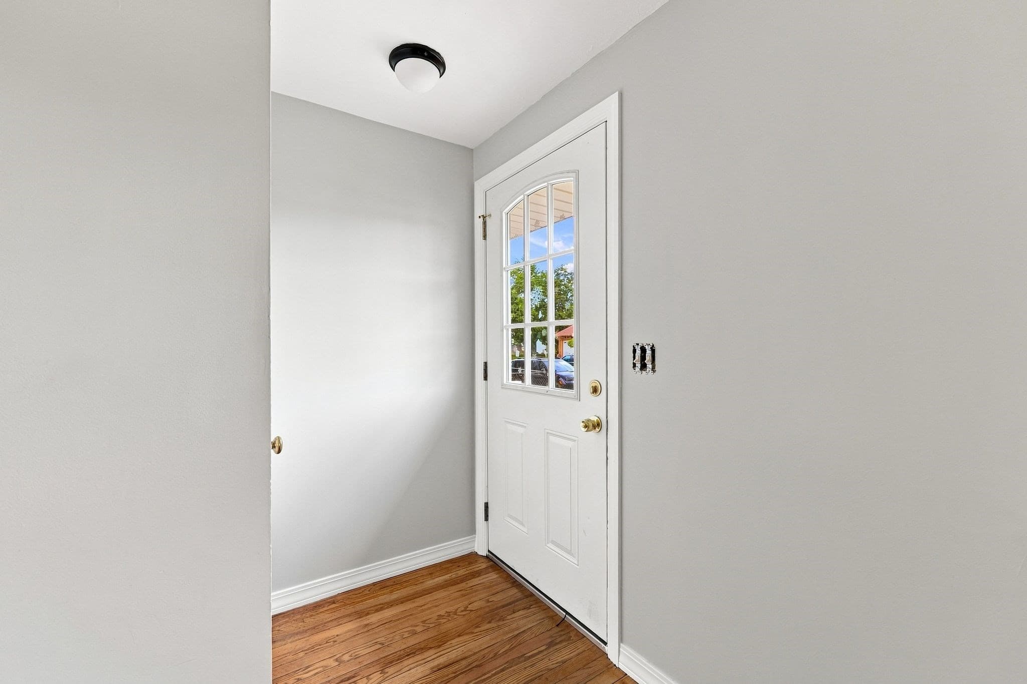 Single Family Residence at 76 Daley St, Chicopee MA 01013, Chicopee, photo 4 of 37