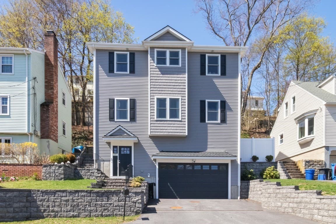 20 College Farm Rd, Waltham MA 02451