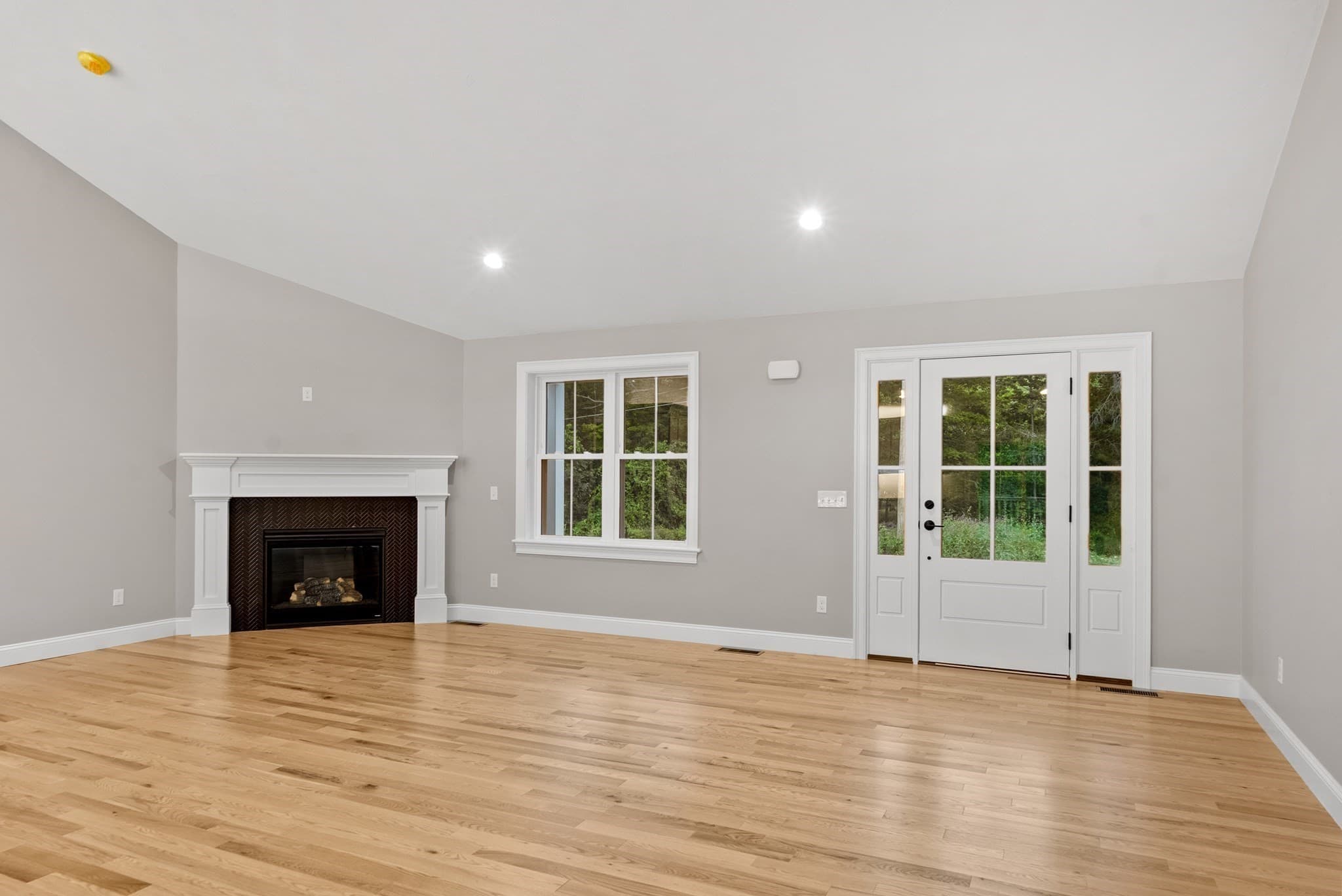 Single Family Residence at 262 Glenwood Rd, Rutland MA 01543, Rutland, photo 5 of 28