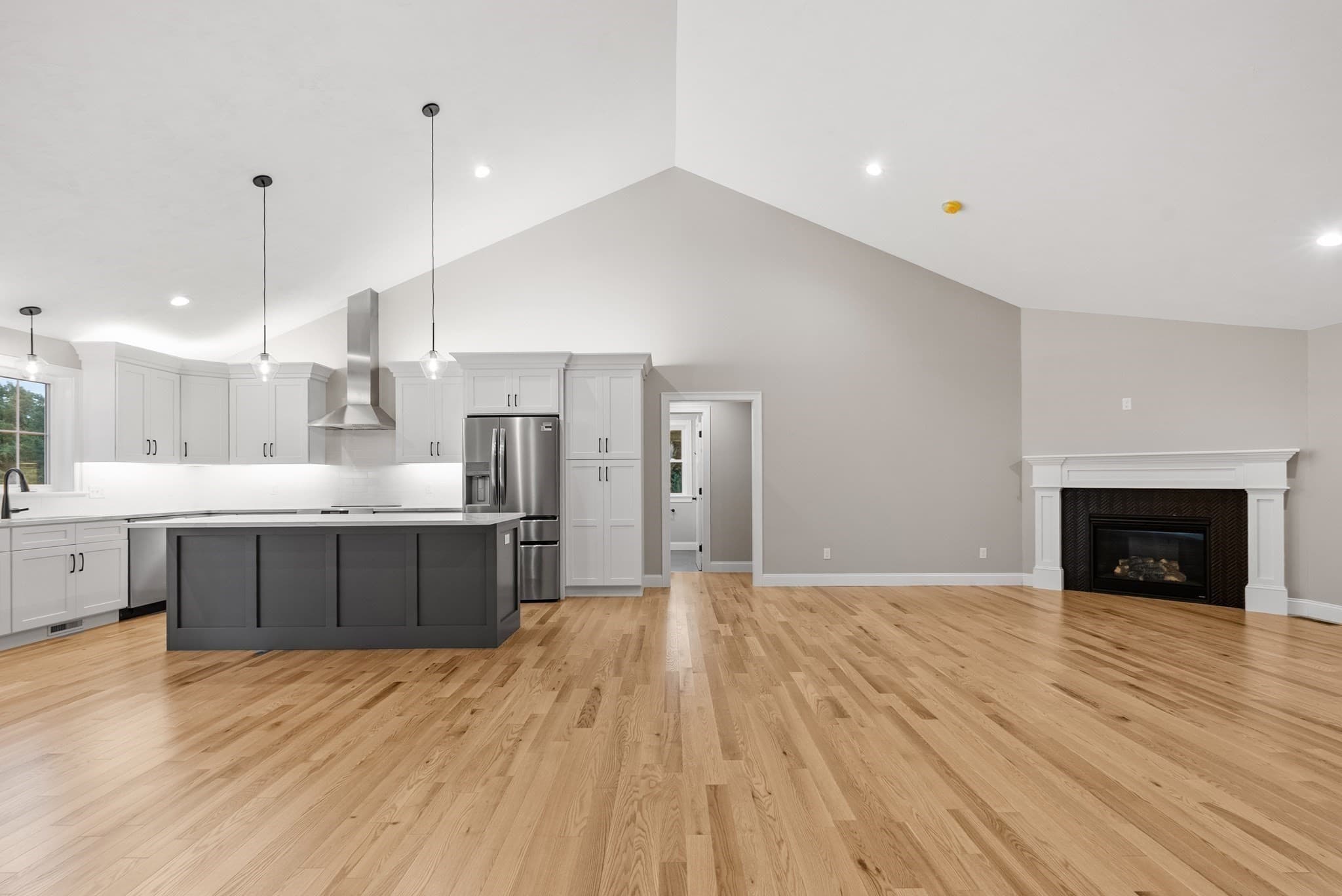 Single Family Residence at 262 Glenwood Rd, Rutland MA 01543, Rutland, photo 4 of 28