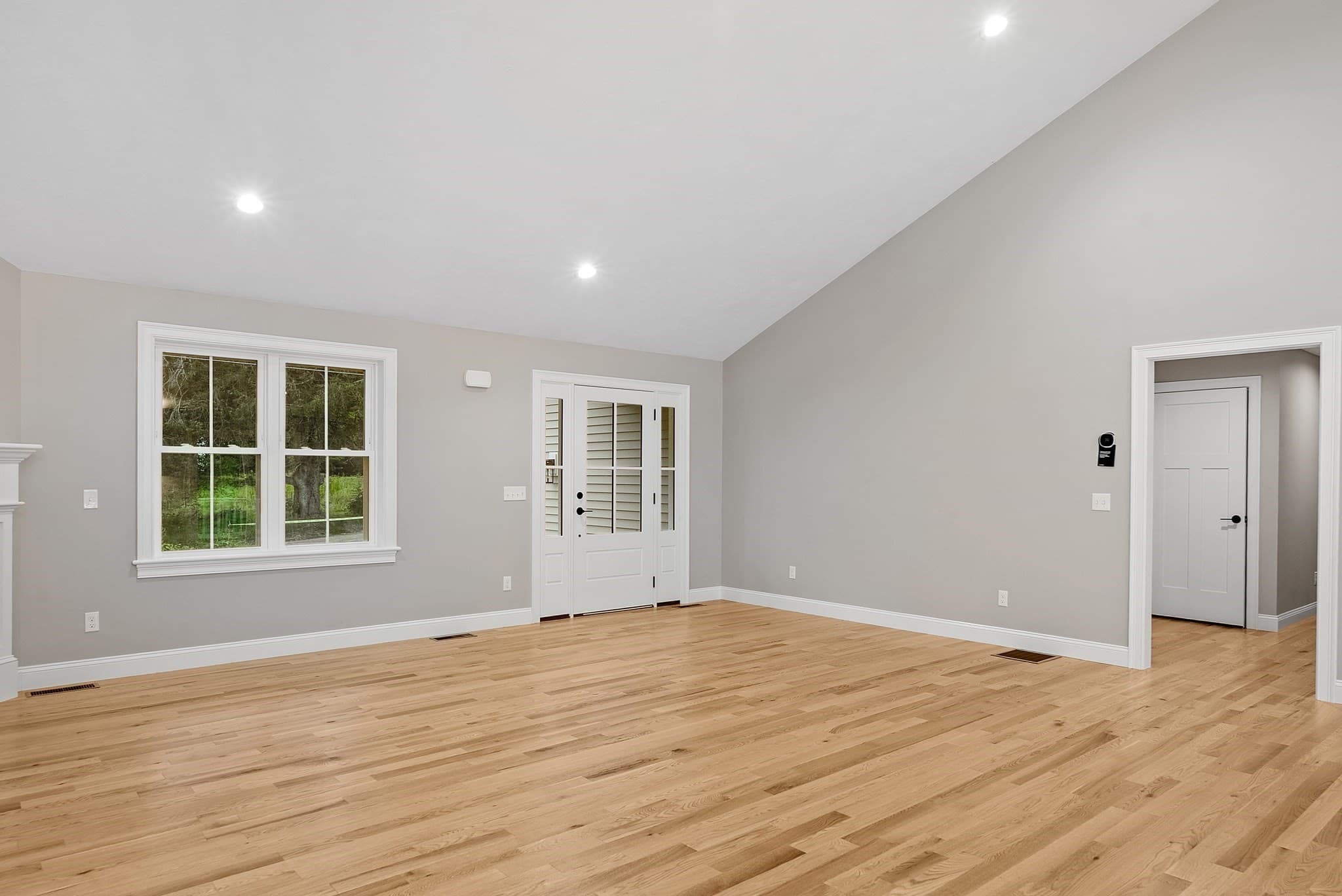 Single Family Residence at 262 Glenwood Rd, Rutland MA 01543, Rutland, photo 8 of 28