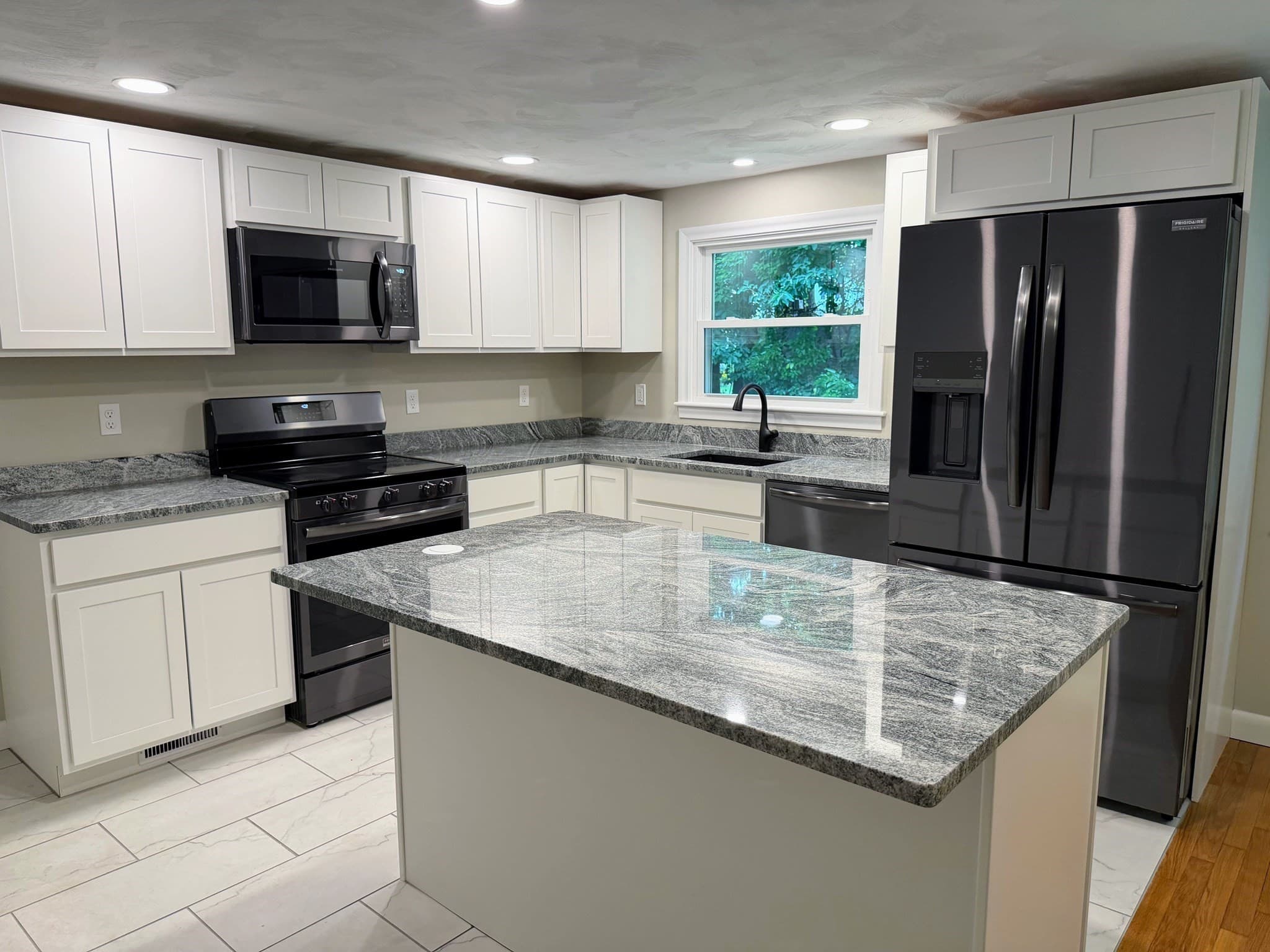 Single Family Residence at 36 Stuart Ave, Leominster MA 01453, Leominster, photo 7 of 26