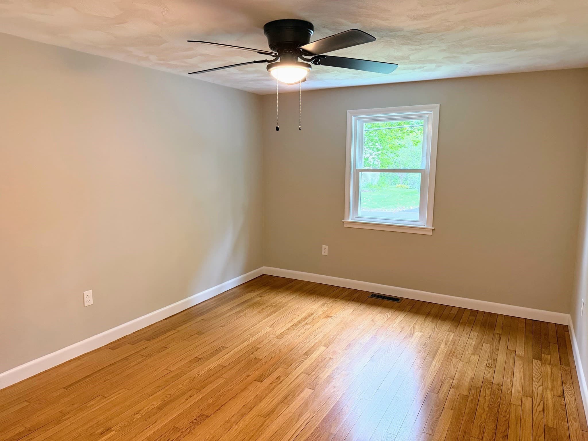 Single Family Residence at 36 Stuart Ave, Leominster MA 01453, Leominster, photo 20 of 26