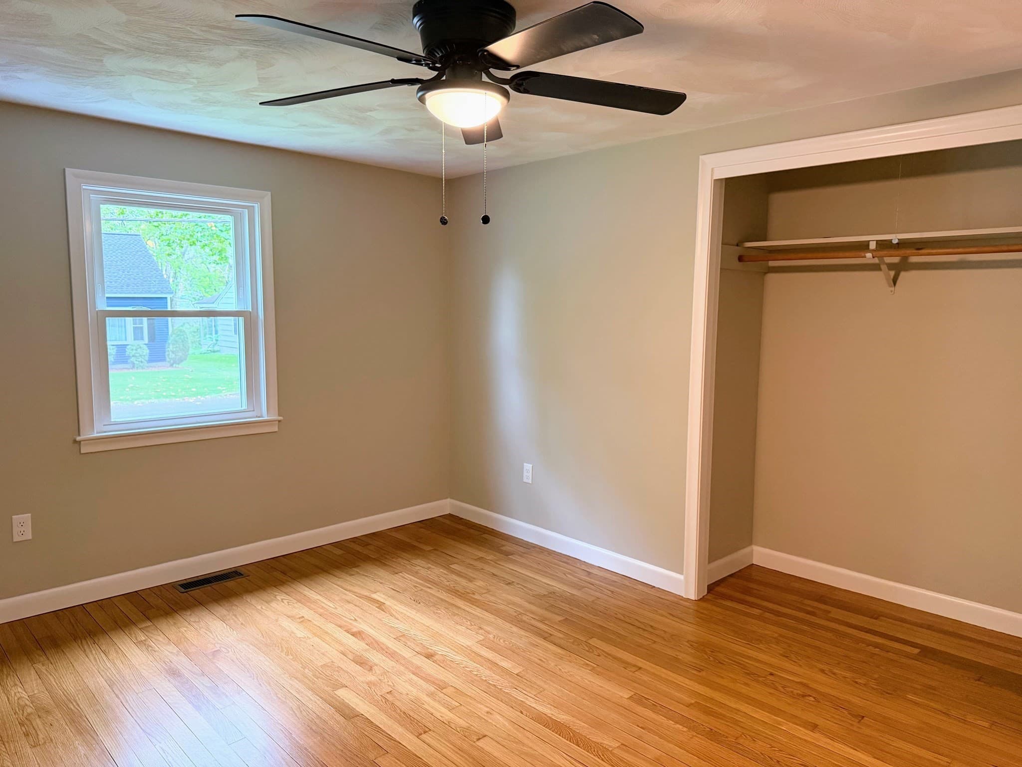 Single Family Residence at 36 Stuart Ave, Leominster MA 01453, Leominster, photo 18 of 26