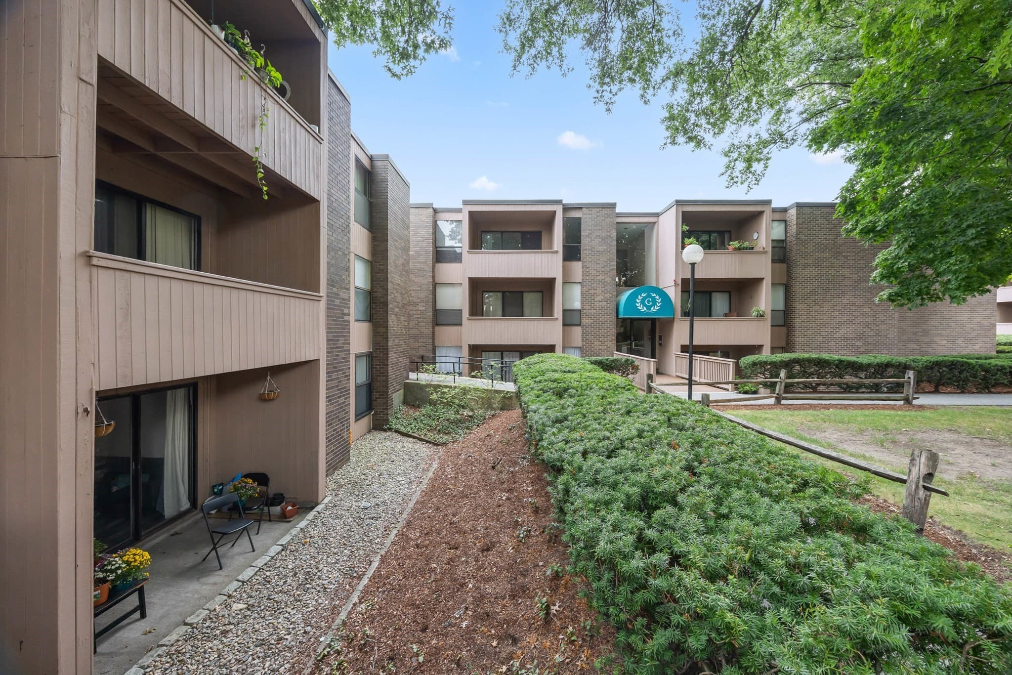 Condominium at 10 Shrewsbury Green Dr # I, Shrewsbury MA 01545, Shrewsbury, photo 2 of 33