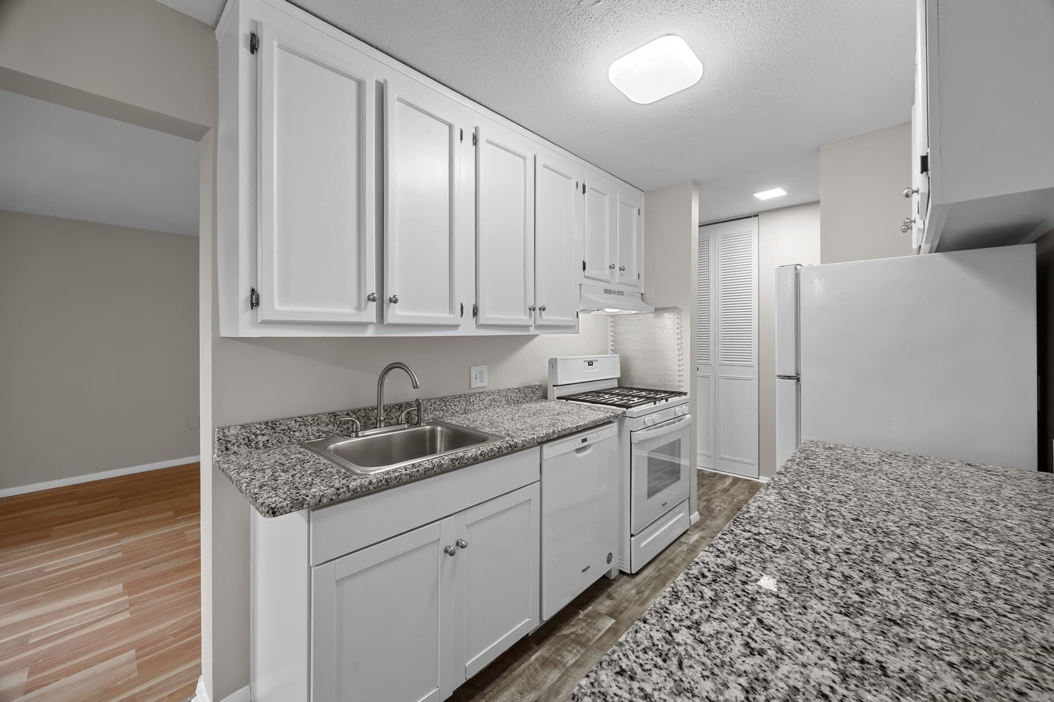 Condominium at 10 Shrewsbury Green Dr # I, Shrewsbury MA 01545, Shrewsbury, photo 6 of 33