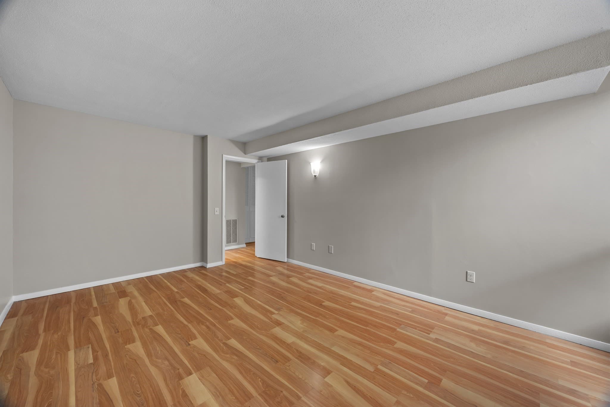 Condominium at 10 Shrewsbury Green Dr # I, Shrewsbury MA 01545, Shrewsbury, photo 17 of 33