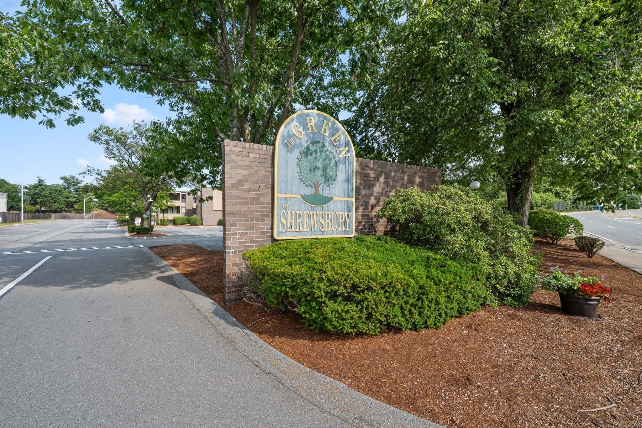 Condominium at 10 Shrewsbury Green Dr # I, Shrewsbury MA 01545, Shrewsbury, photo 24 of 33