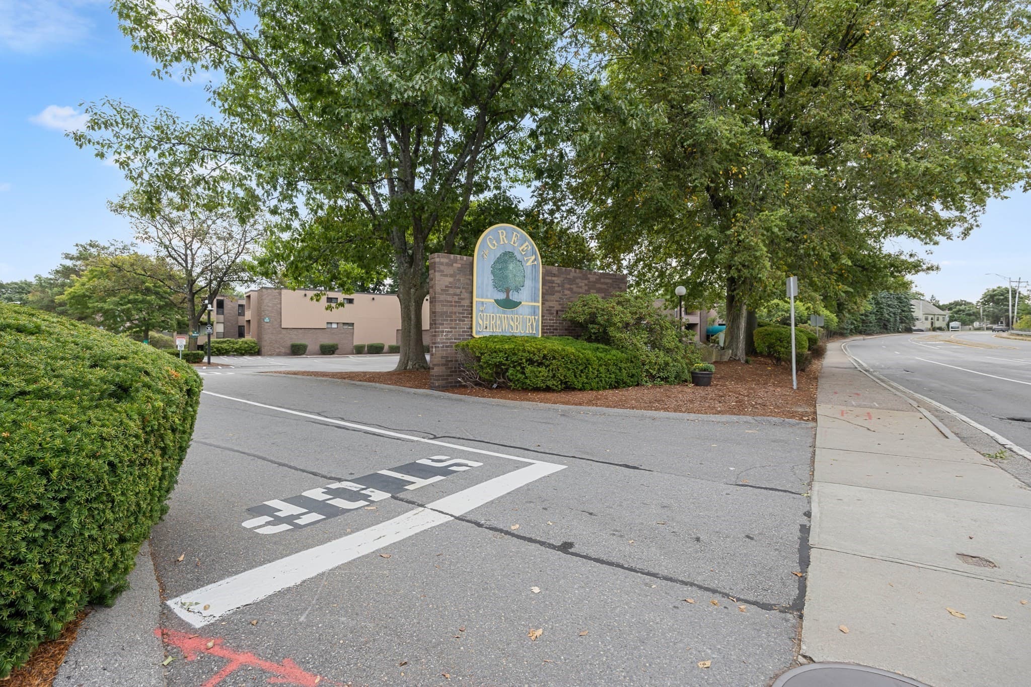Condominium at 10 Shrewsbury Green Dr # I, Shrewsbury MA 01545, Shrewsbury, photo 31 of 33