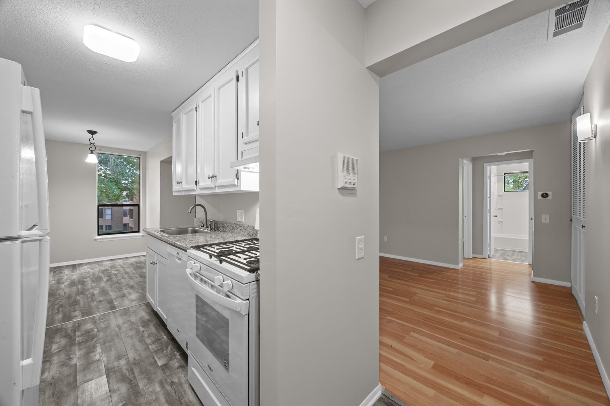 Condominium at 10 Shrewsbury Green Dr # I, Shrewsbury MA 01545, Shrewsbury, photo 4 of 33