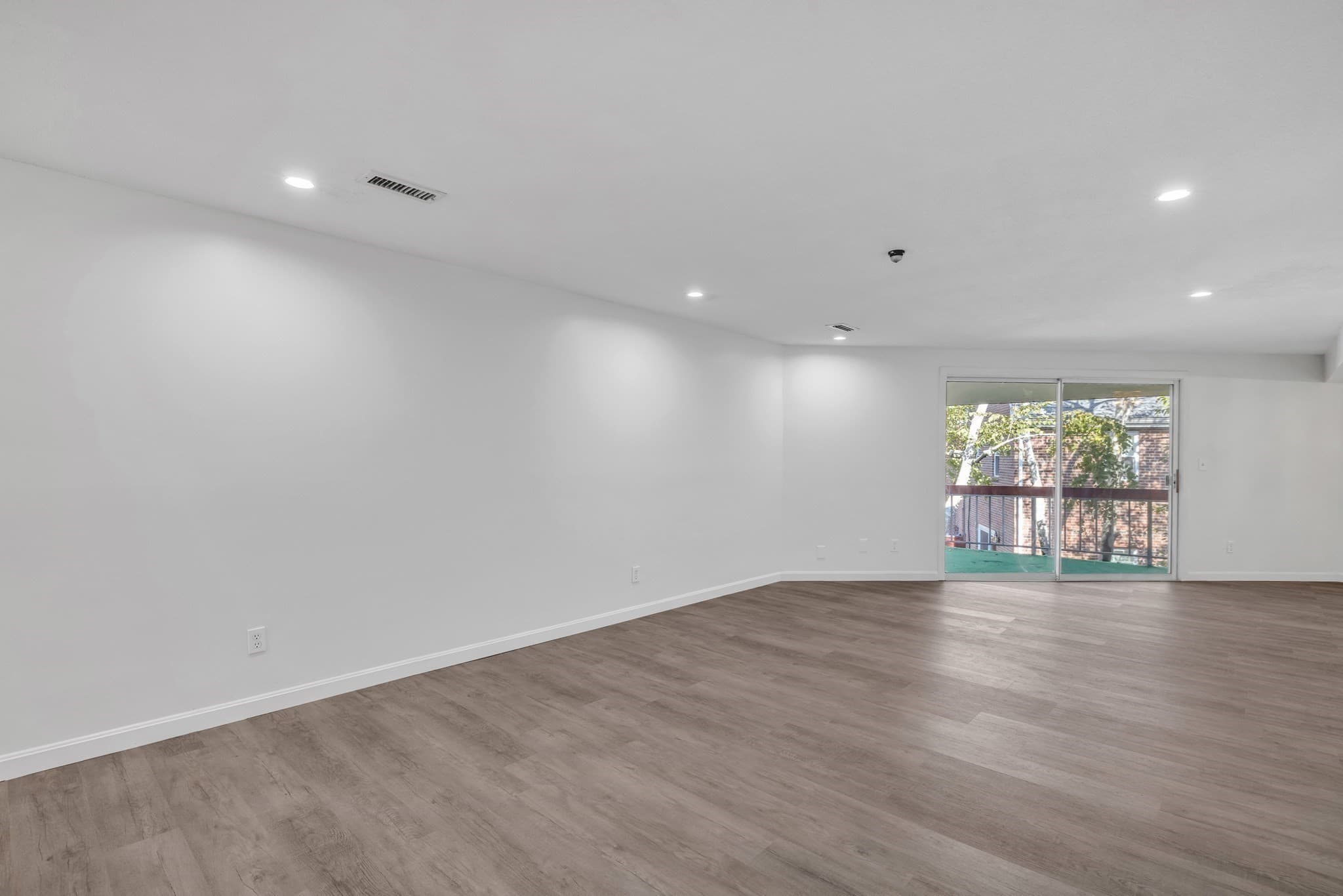 Condominium at 20 Brian Dr, Stoughton MA 02072, Stoughton, photo 2 of 21