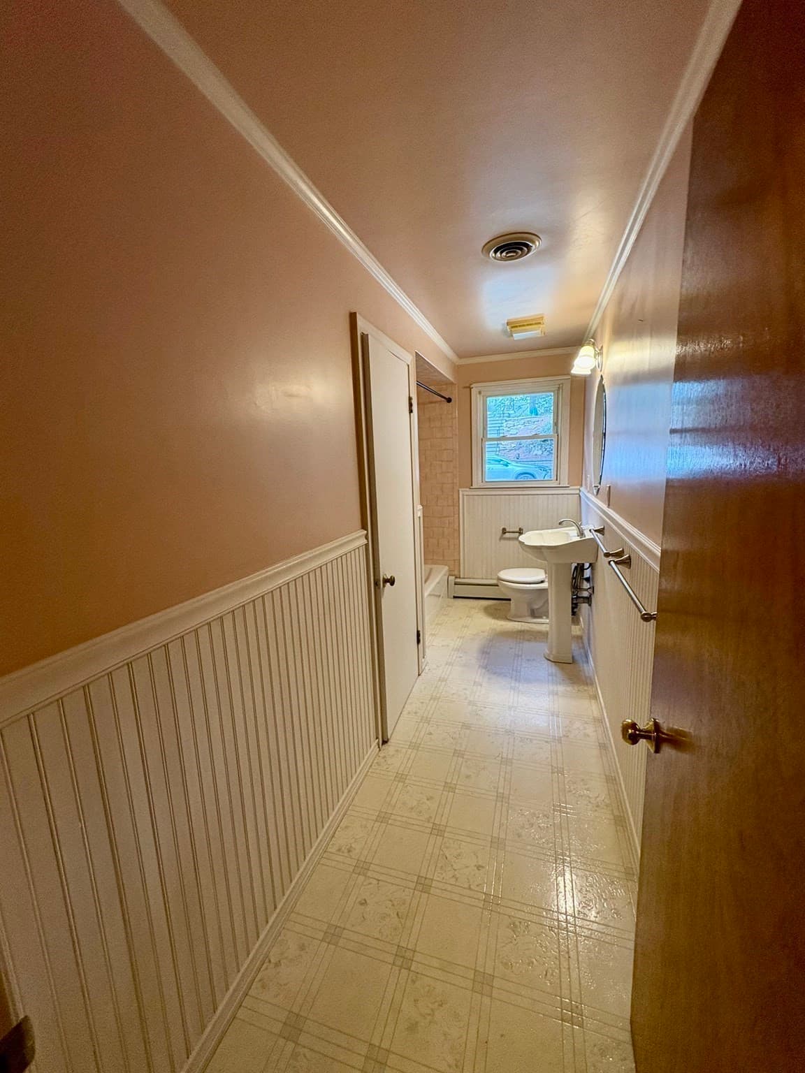 Single Family Residence at 175 Dana Ave, Worcester MA 01604, Worcester, photo 7 of 23