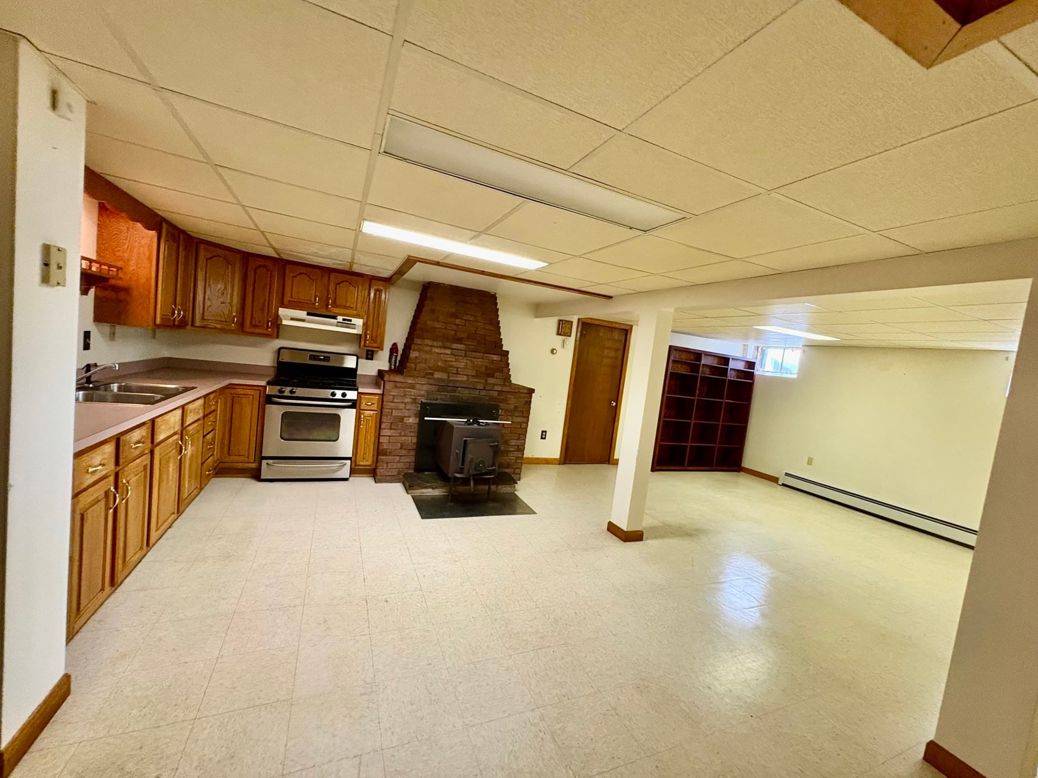 Single Family Residence at 175 Dana Ave, Worcester MA 01604, Worcester, photo 3 of 23