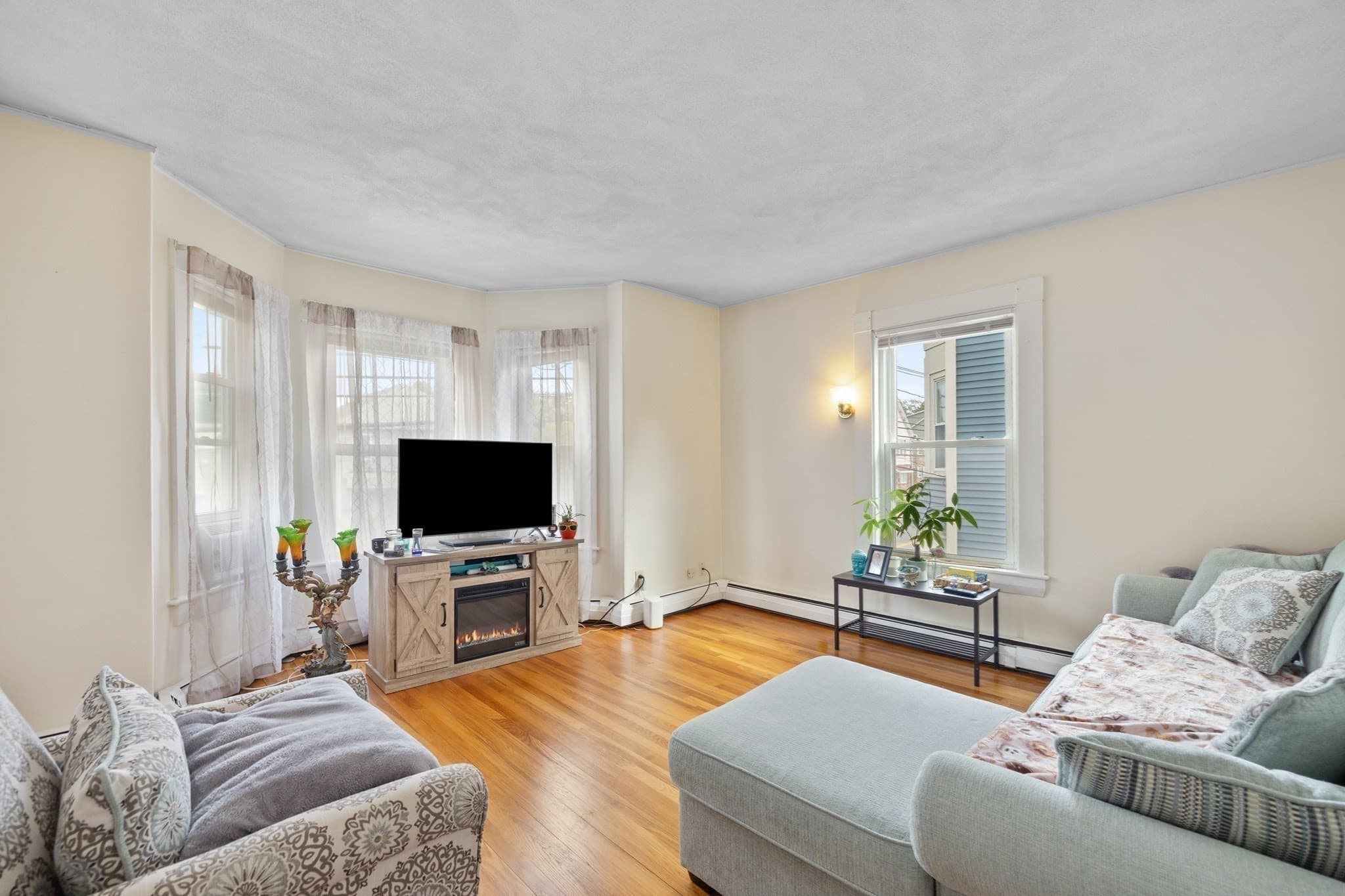 3 Family at 280-282 River Street, Waltham MA 02453, Waltham, photo 2 of 25