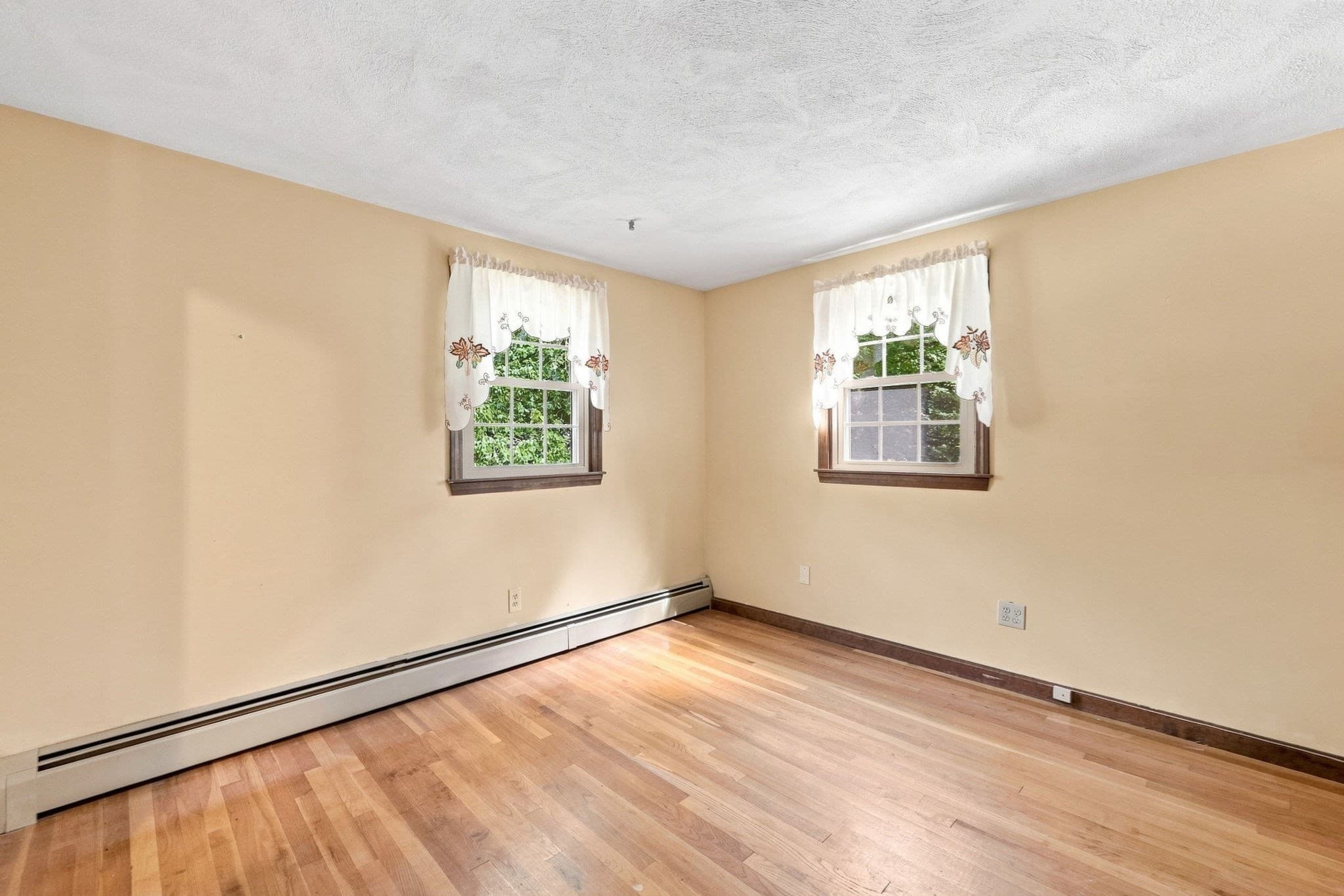Single Family Residence at 30 Ideal Ave, Chelmsford MA 01824, Chelmsford, photo 27 of 37