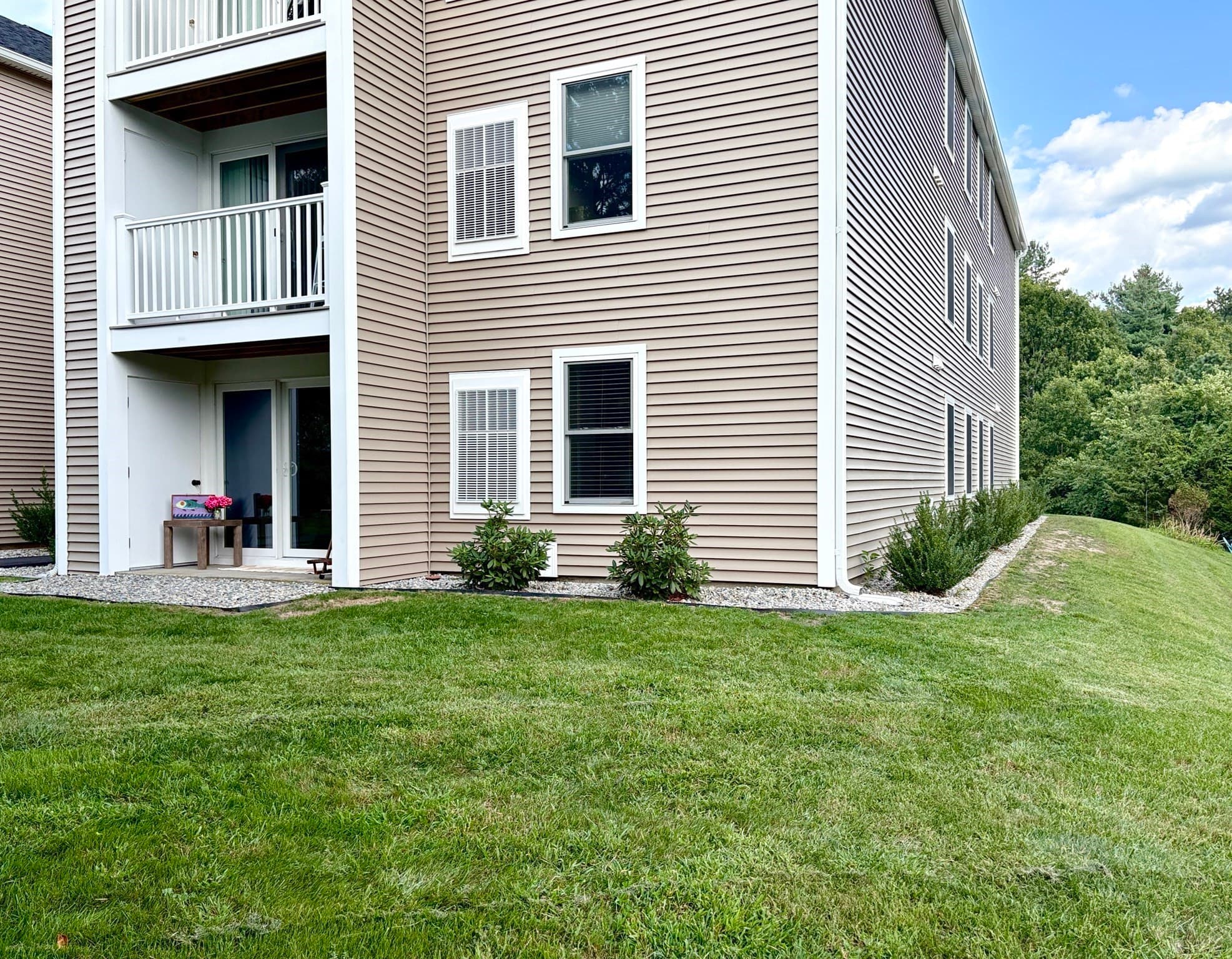 Condominium at 6 Marc Drive, Plymouth MA 02360, Plymouth, photo 4 of 19