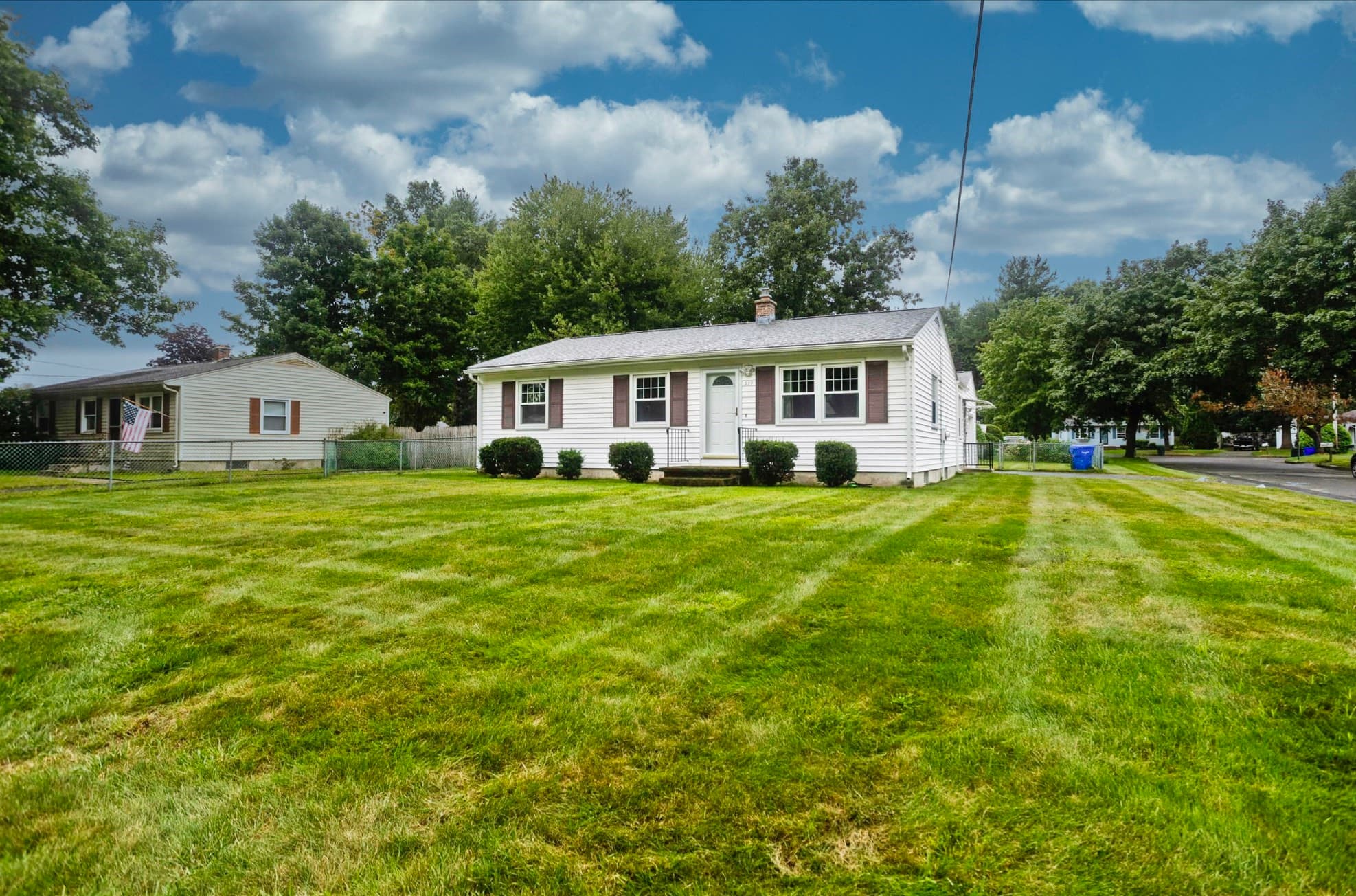 Single Family Residence at 539 Dutchess St, Springfield MA 01129, Springfield, photo 3 of 25