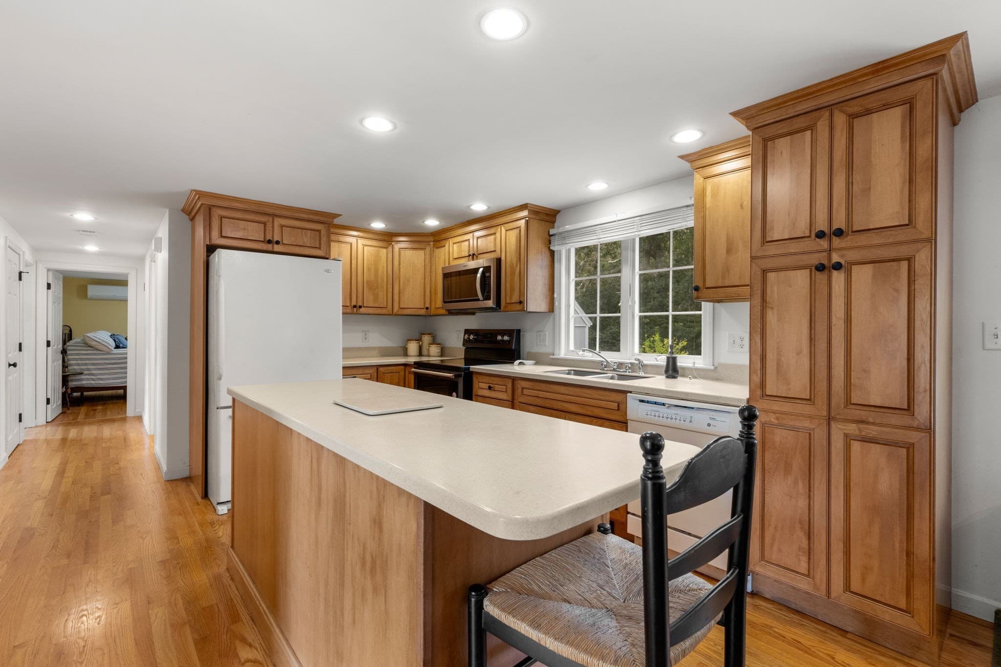 Single Family Residence at 122 Forest Beach Rd, Chatham MA 02659, Chatham, photo 6 of 31