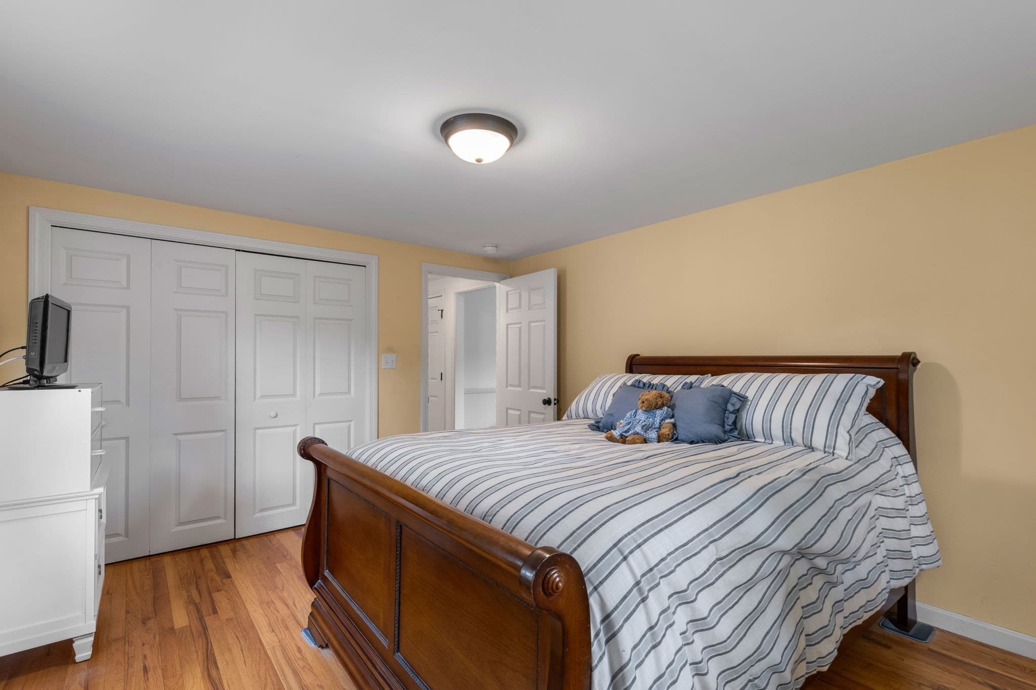 Single Family Residence at 122 Forest Beach Rd, Chatham MA 02659, Chatham, photo 20 of 31