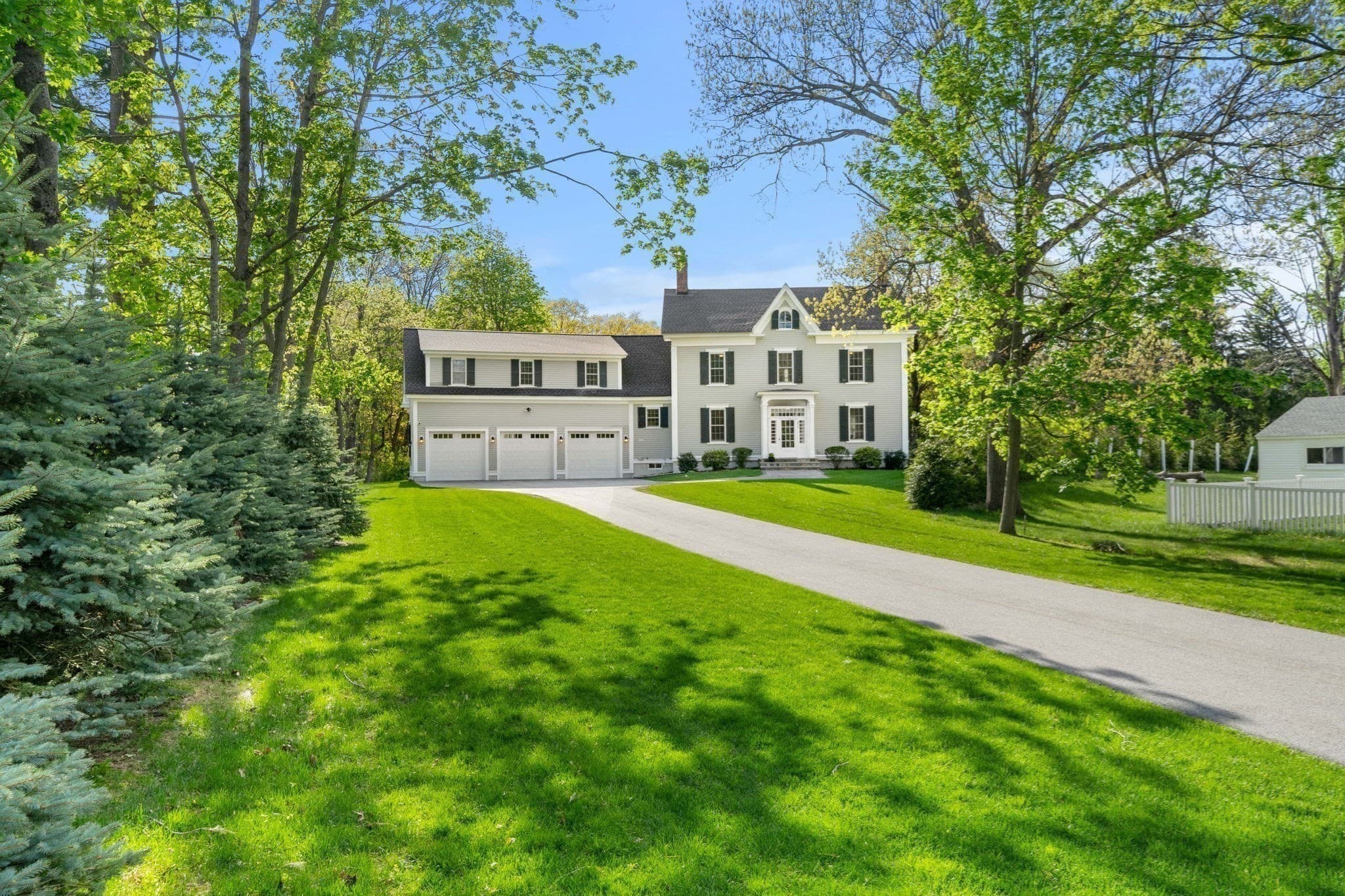 275 S Main St, Andover MA 01810