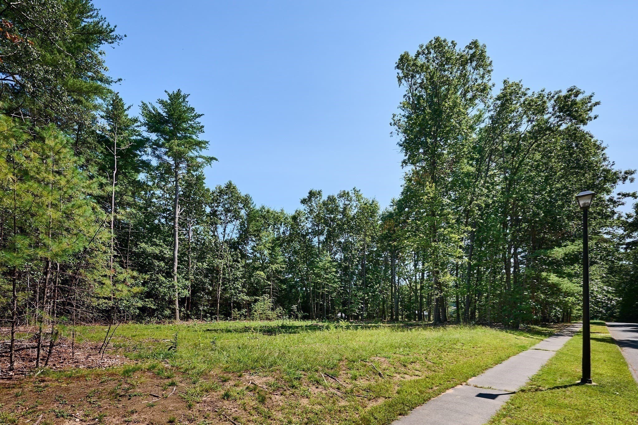 Residential at 130 Woodland Drive, Northampton MA 01062, Northampton, photo 4 of 15