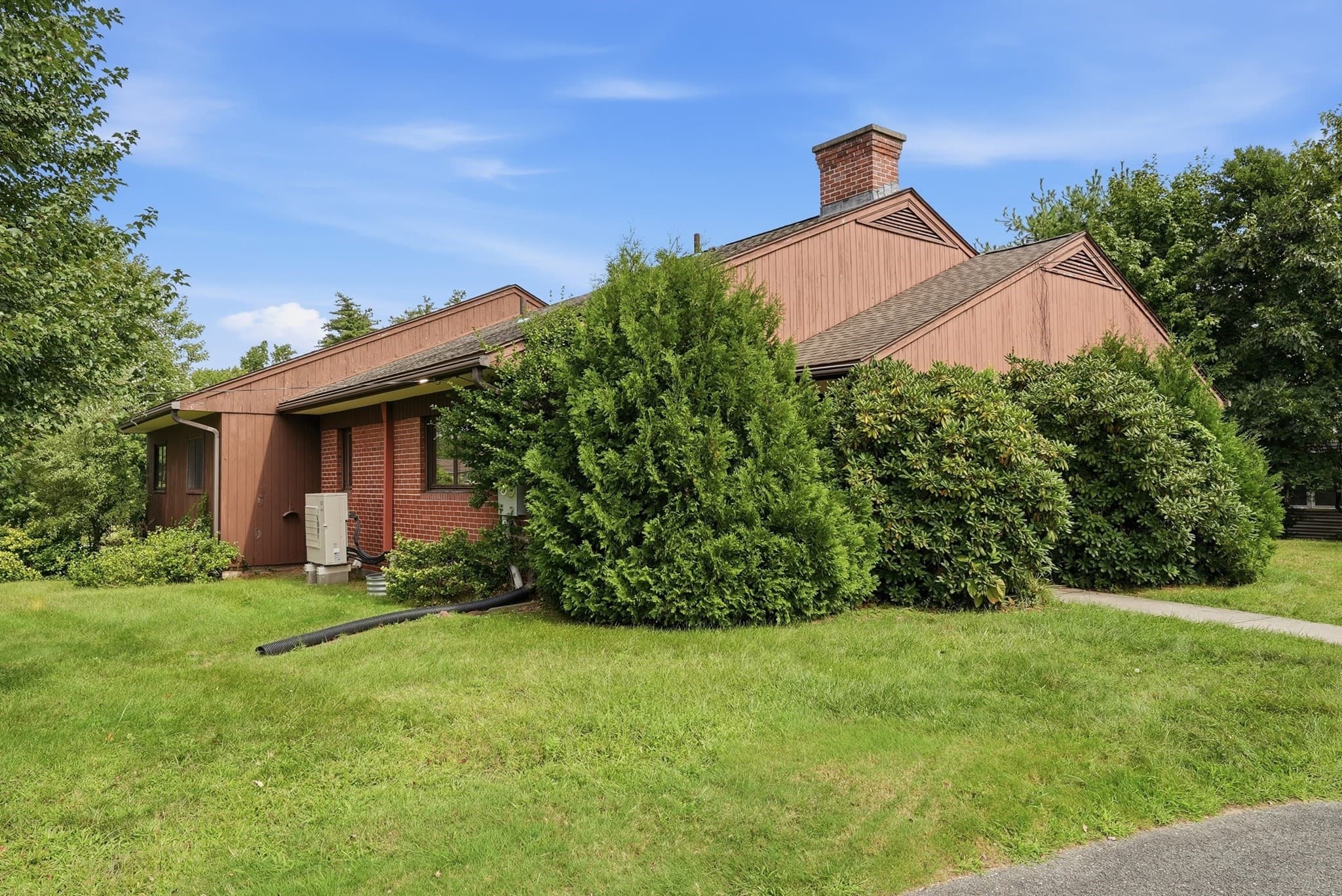 Single Family Residence at 31 Woodcrest Road, Springfield MA 01129, Springfield, photo 26 of 42