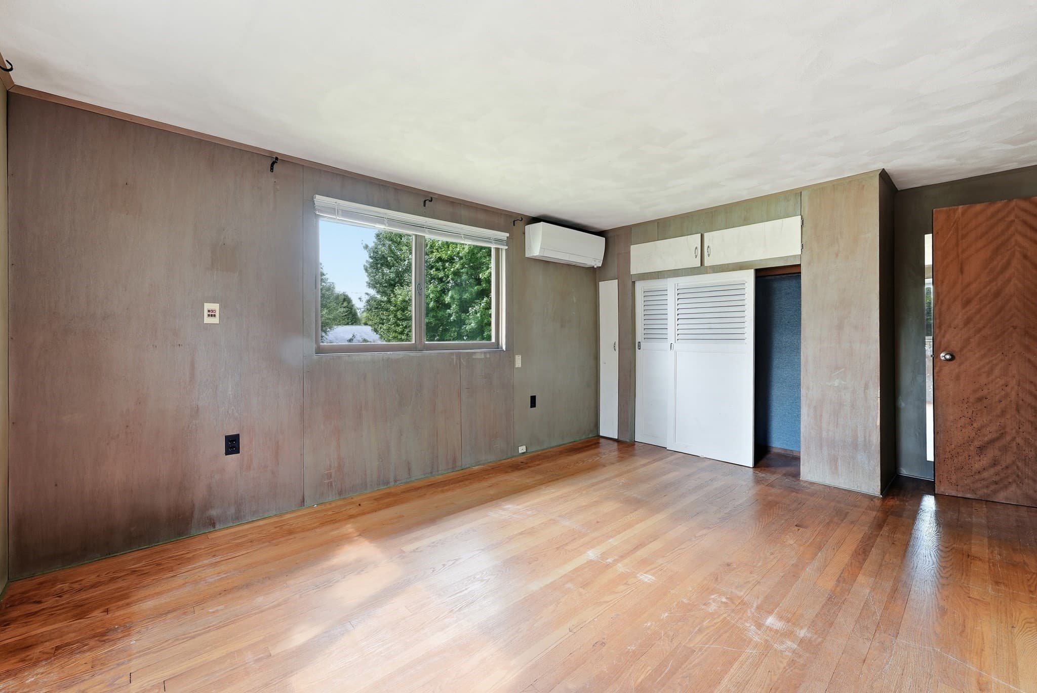 Single Family Residence at 31 Woodcrest Road, Springfield MA 01129, Springfield, photo 14 of 42
