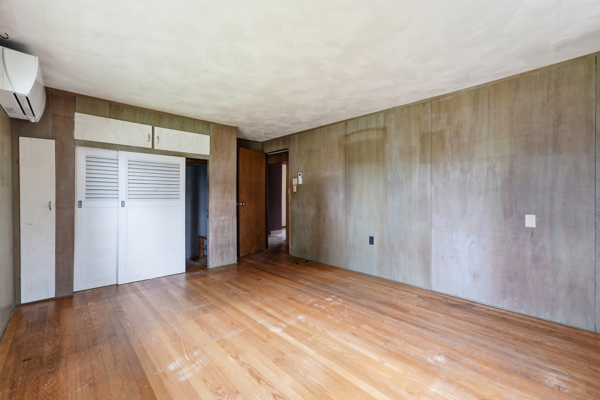Single Family Residence at 31 Woodcrest Road, Springfield MA 01129, Springfield, photo 15 of 42