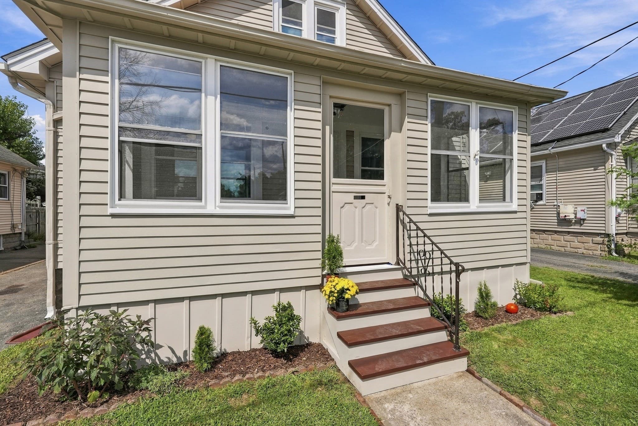 Single Family Residence at 128 Wilber St, Springfield MA 01104, Springfield, photo 2 of 29