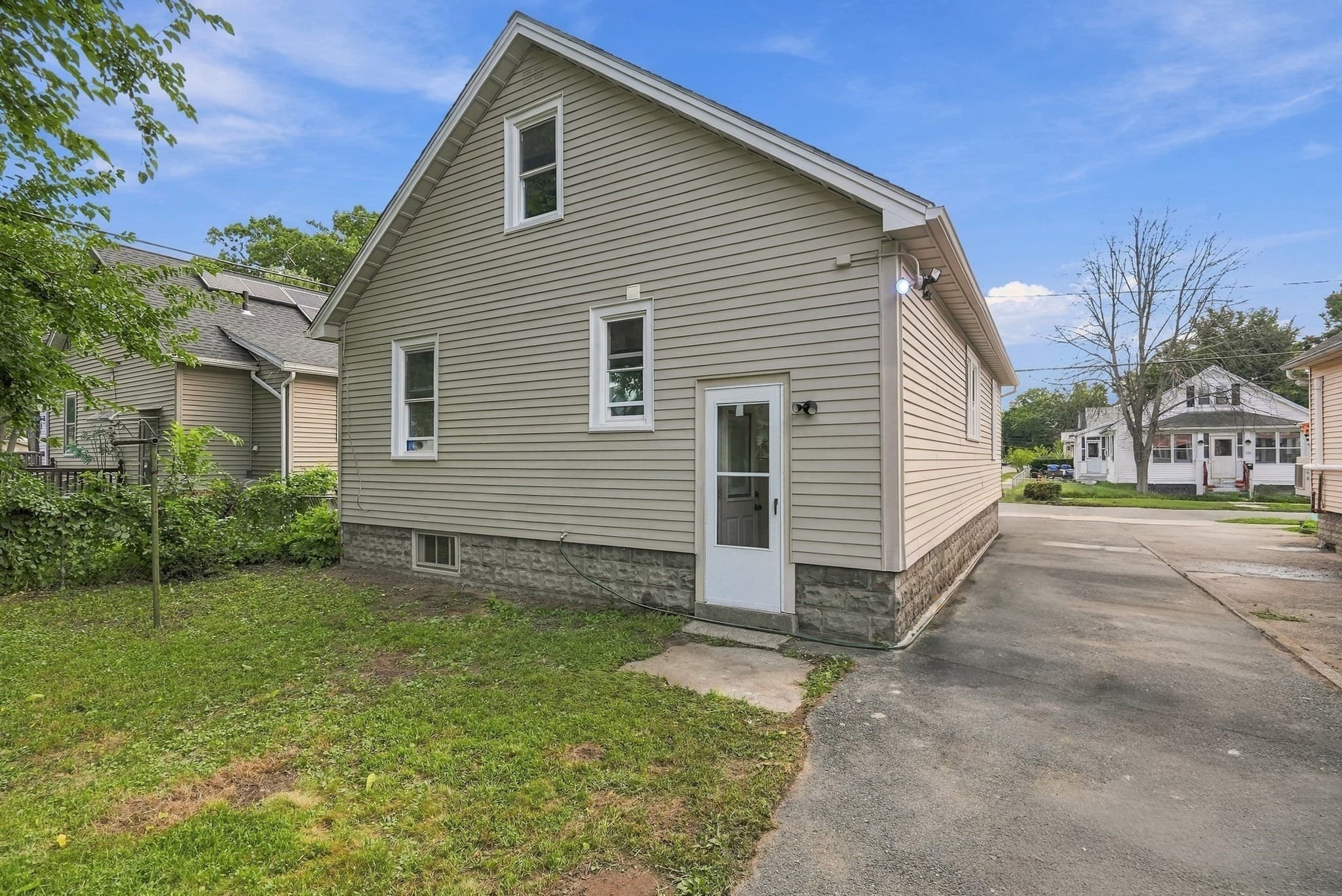 Single Family Residence at 128 Wilber St, Springfield MA 01104, Springfield, photo 25 of 29