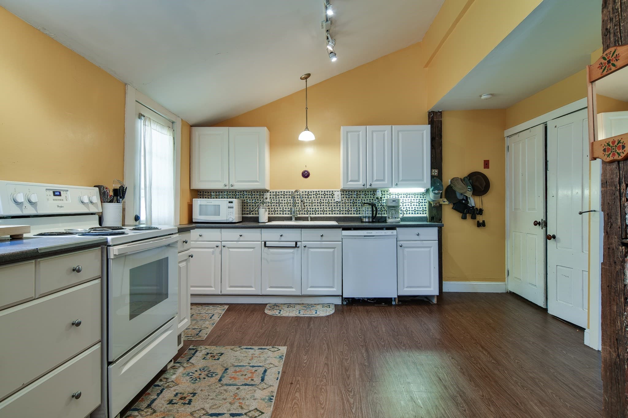 Condominium at 22 Chestnut Street # 22, Framingham MA 01701, Framingham, photo 10 of 23