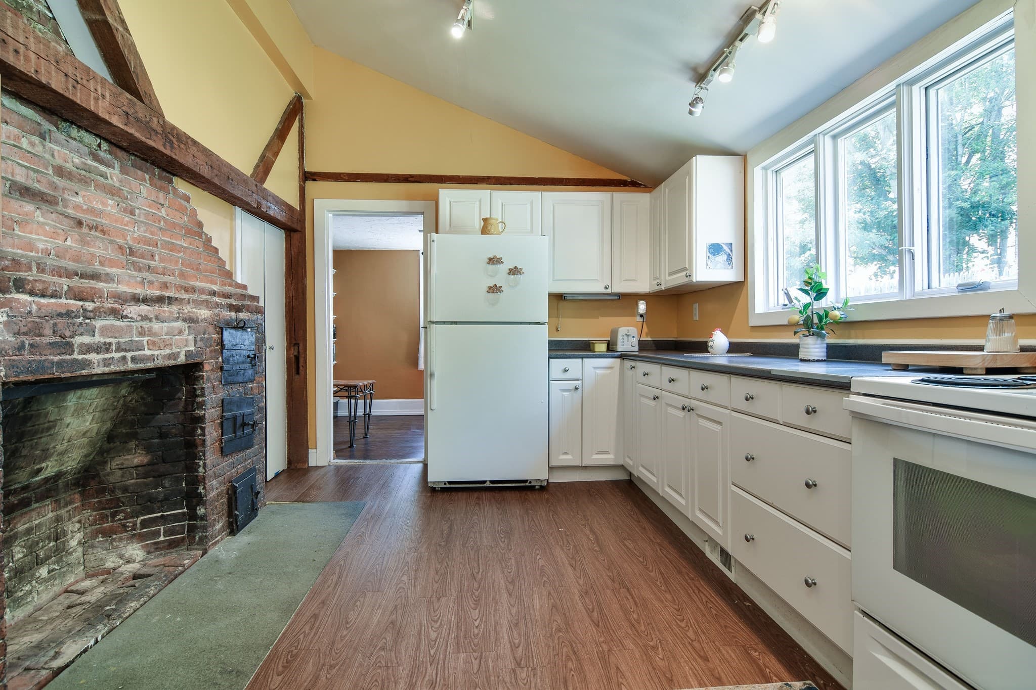Condominium at 22 Chestnut Street # 22, Framingham MA 01701, Framingham, photo 11 of 23