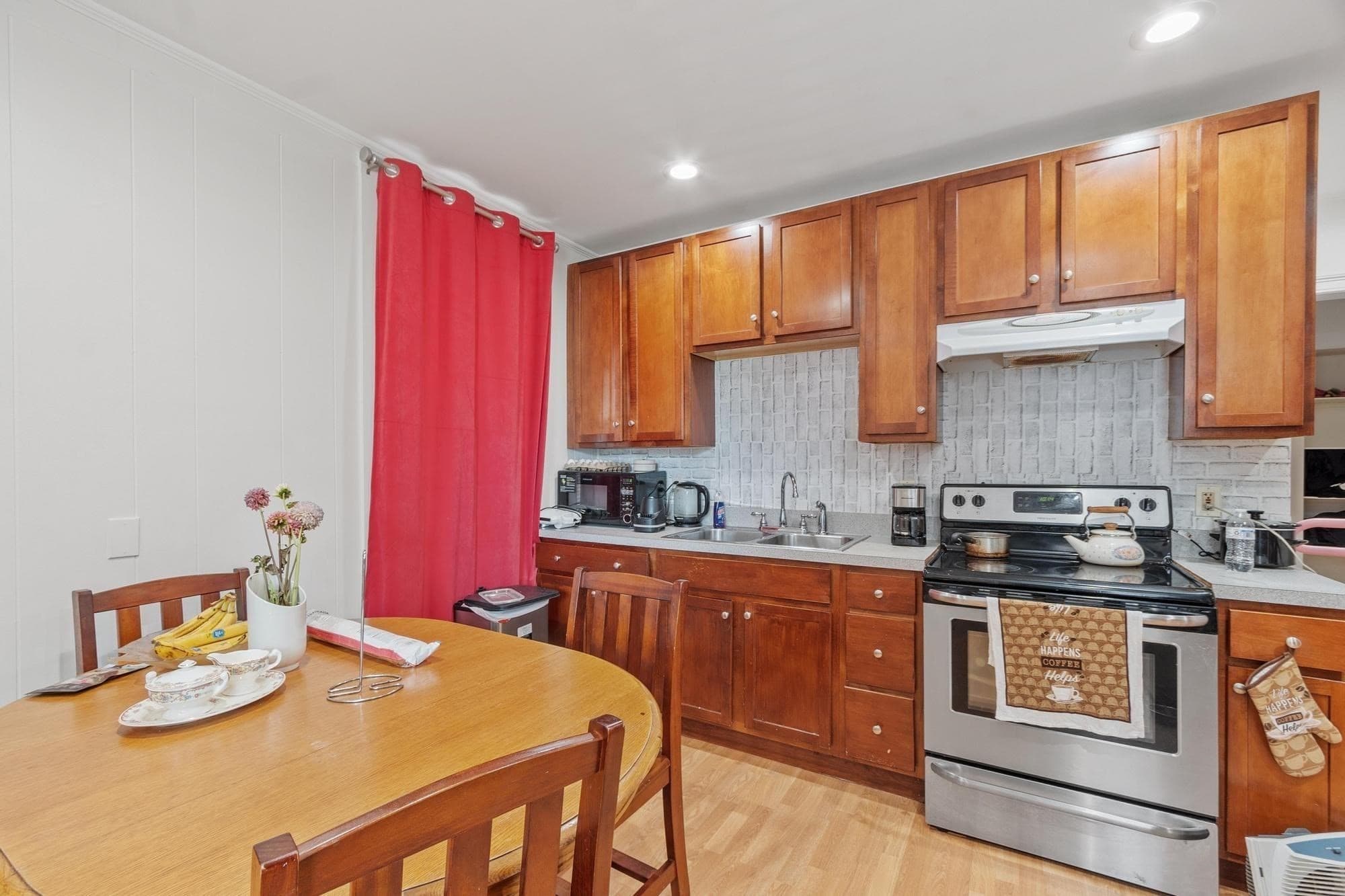 3 Family - 3 Units Up/Down at 448 High Street, Clinton MA 01510, Clinton, photo 13 of 38