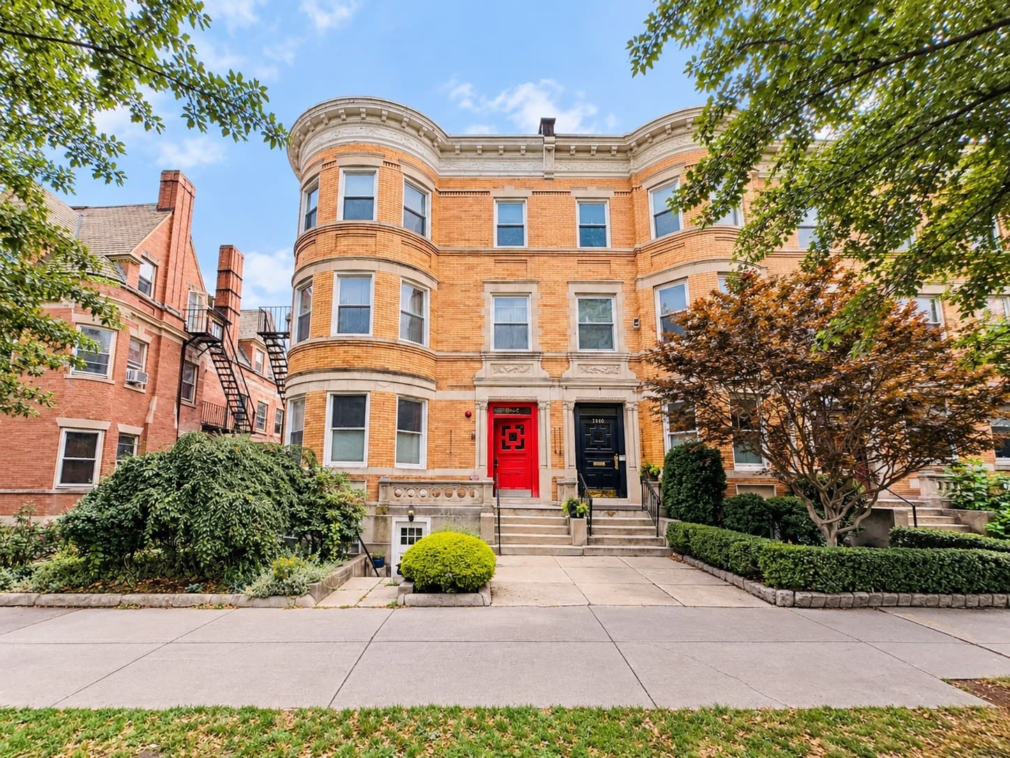 1742 Beacon St # 2, Brookline MA 02445