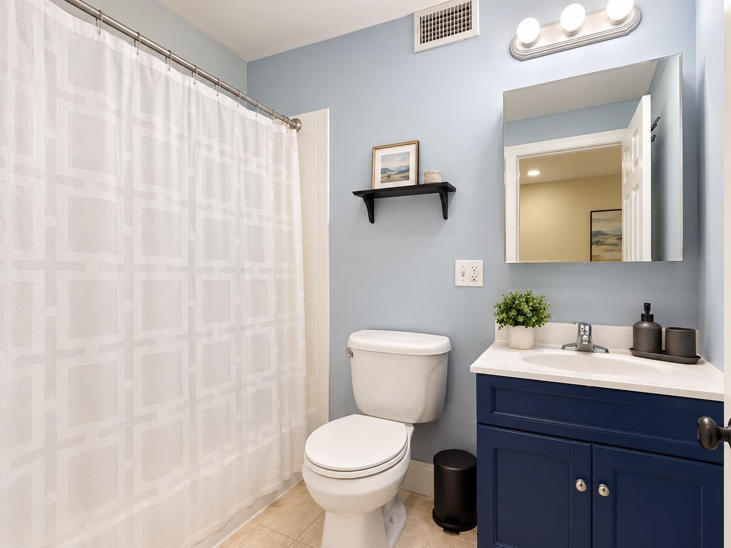 Condominium at 1742 Beacon St # 2, Brookline MA 02445, Brookline, photo 9 of 12