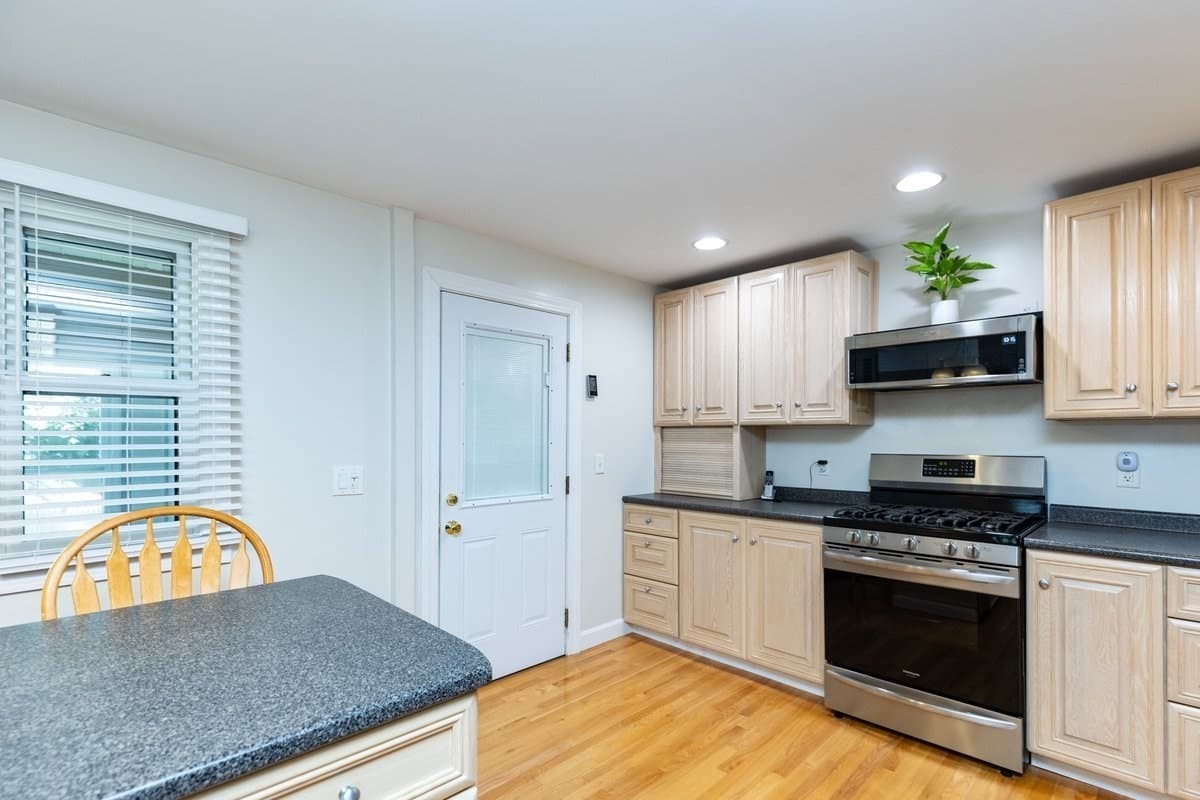 Condex at 31 Sargent St # 31, North Andover MA 01845, North Andover, photo 5 of 39