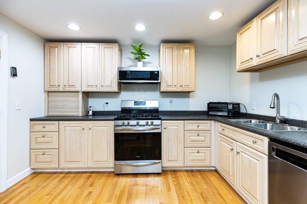 Condex at 31 Sargent St # 31, North Andover MA 01845, North Andover, photo 4 of 39