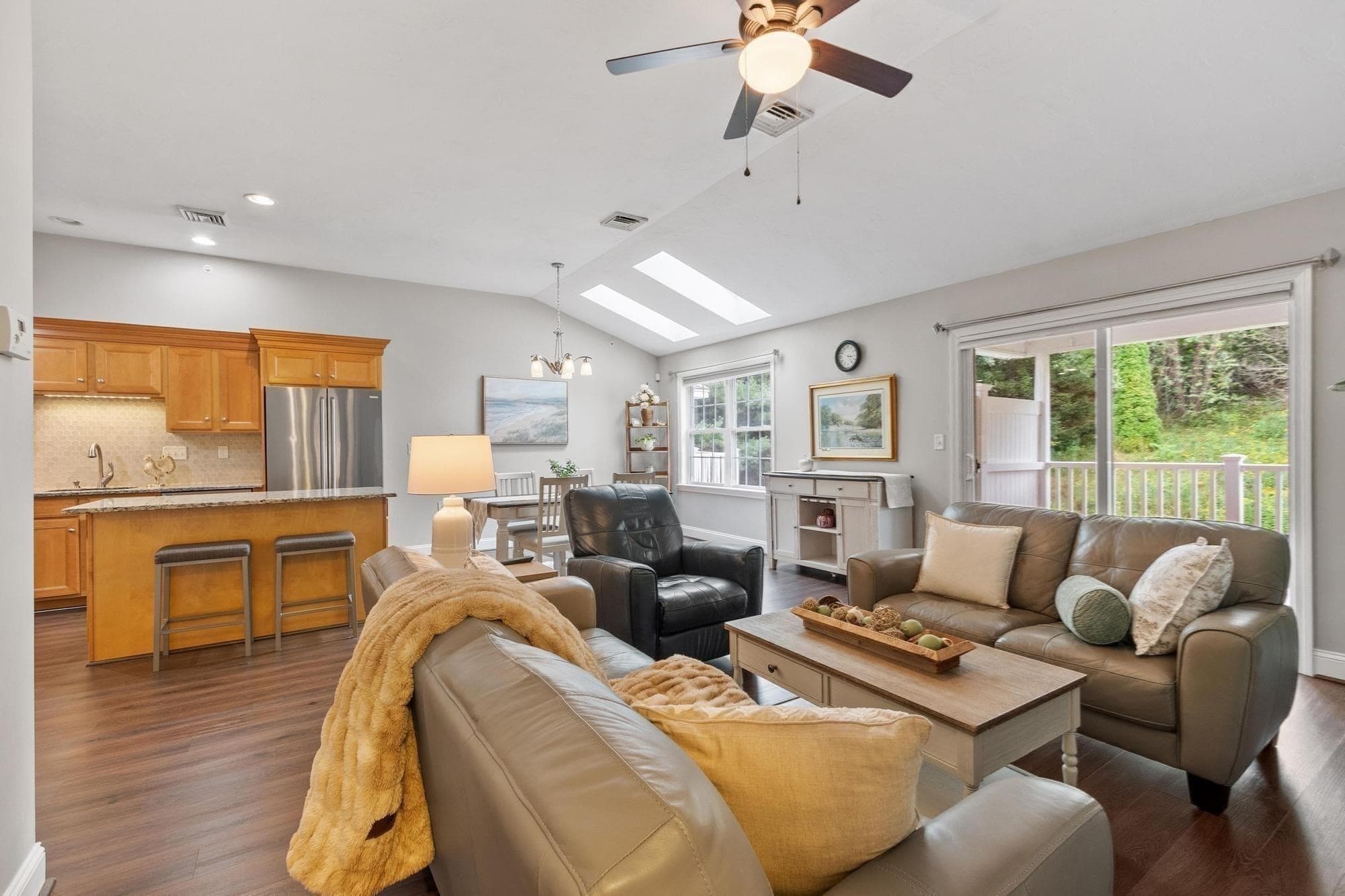 Condominium at 605 Devenwood Way # 605, Clinton MA 01510, Clinton, photo 11 of 42