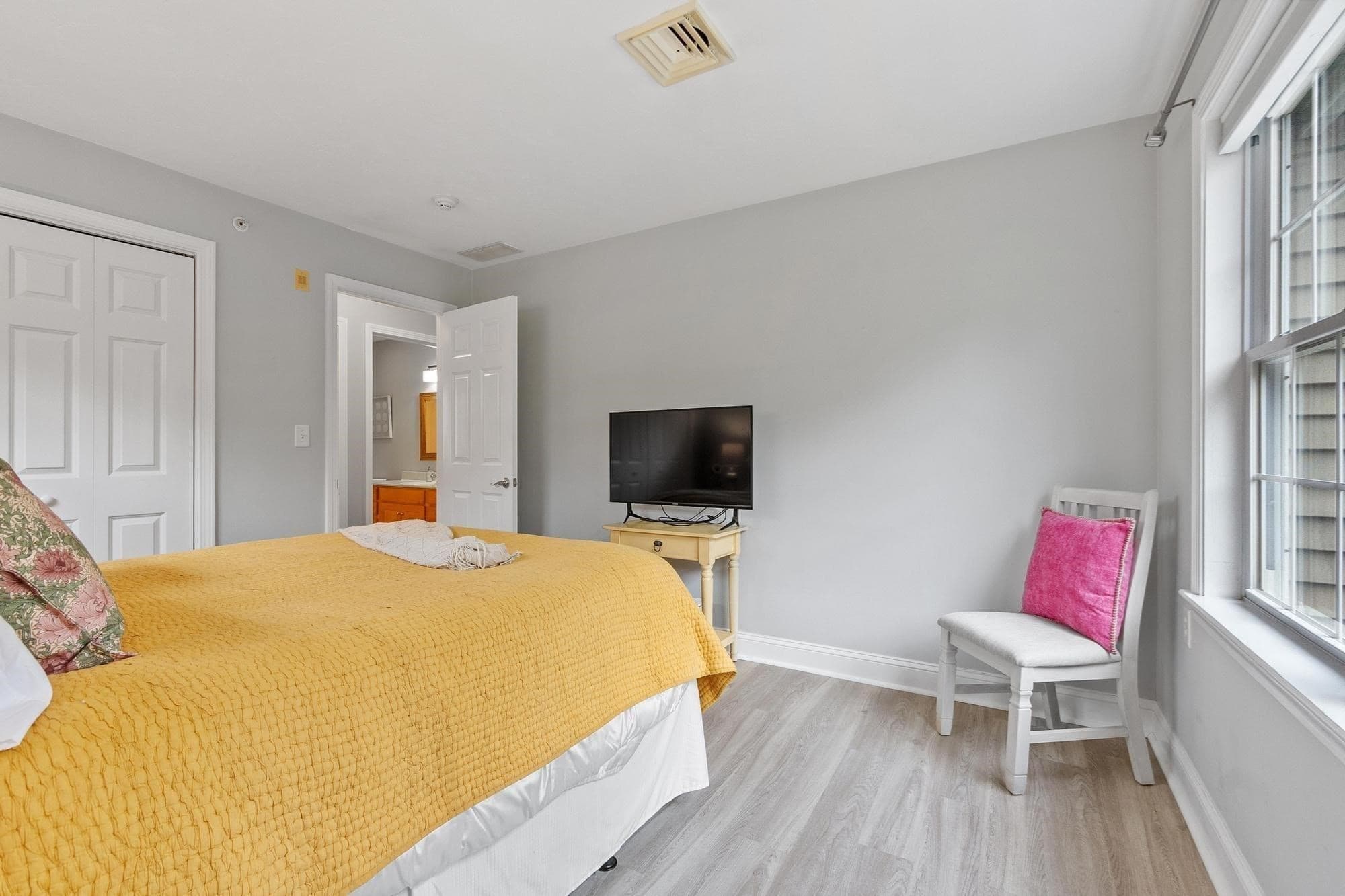 Condominium at 605 Devenwood Way # 605, Clinton MA 01510, Clinton, photo 31 of 42