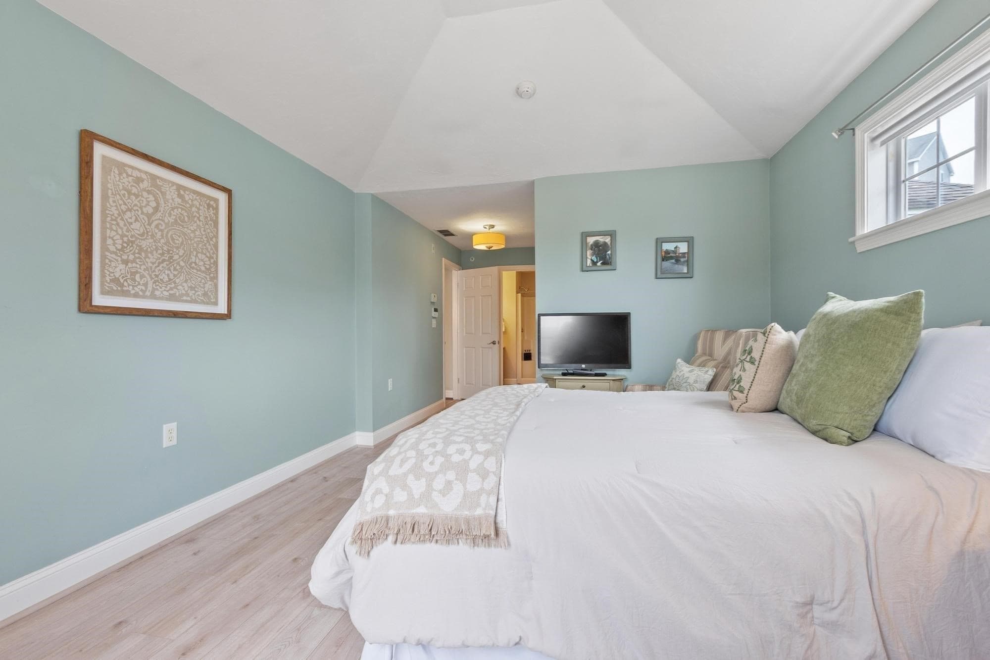 Condominium at 605 Devenwood Way # 605, Clinton MA 01510, Clinton, photo 25 of 42
