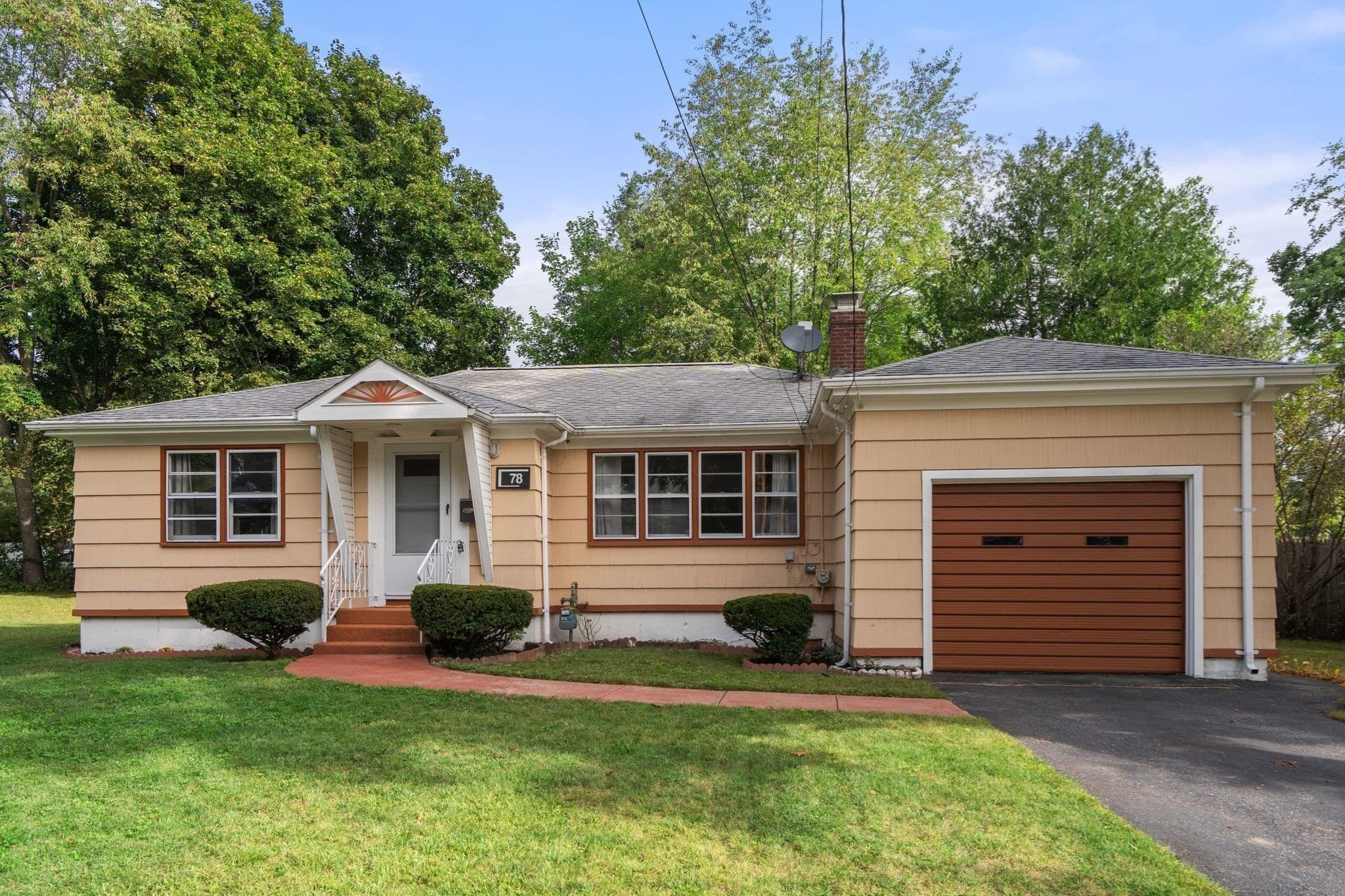 78 Mower St, Worcester MA 01602