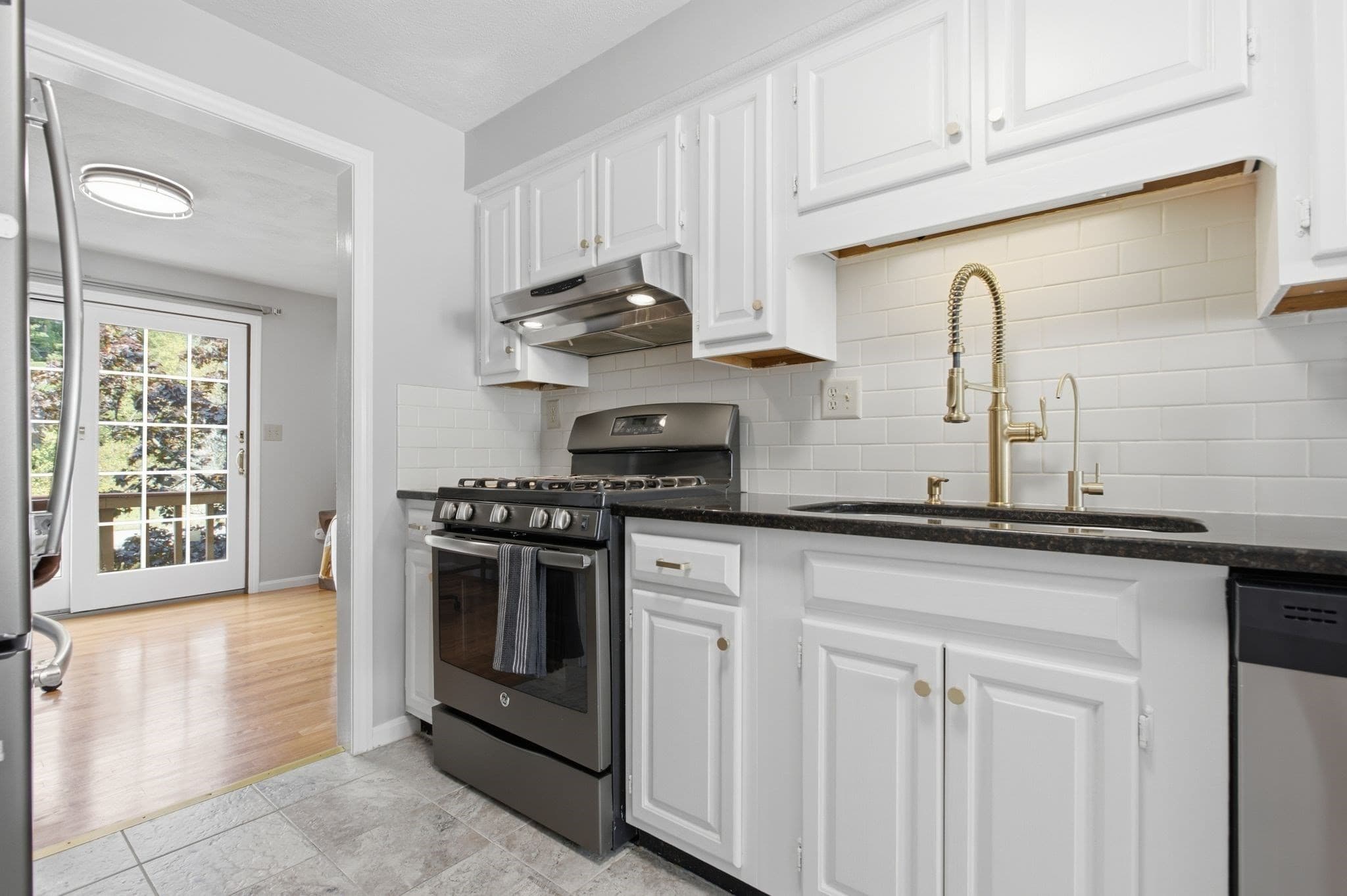 Condominium at 213 Apache Way # 213, Tewksbury MA 01876, Tewksbury, photo 8 of 32