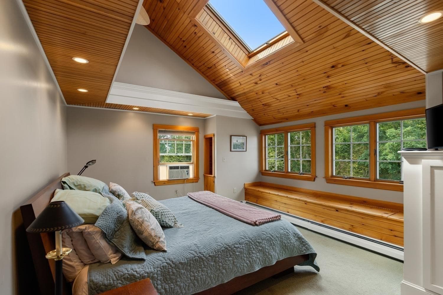 Single Family Residence at 18 Holly St, Gloucester MA 01930, Gloucester, photo 16 of 39