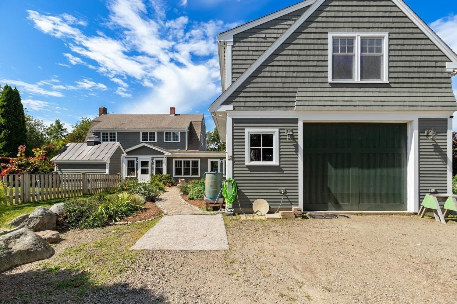 18 Holly St, Gloucester MA 01930