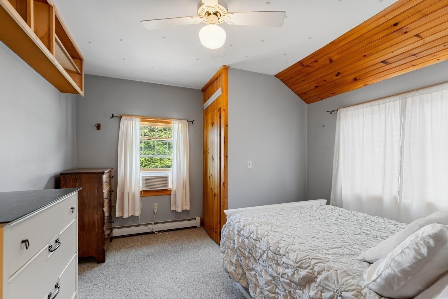 Single Family Residence at 18 Holly St, Gloucester MA 01930, Gloucester, photo 18 of 39