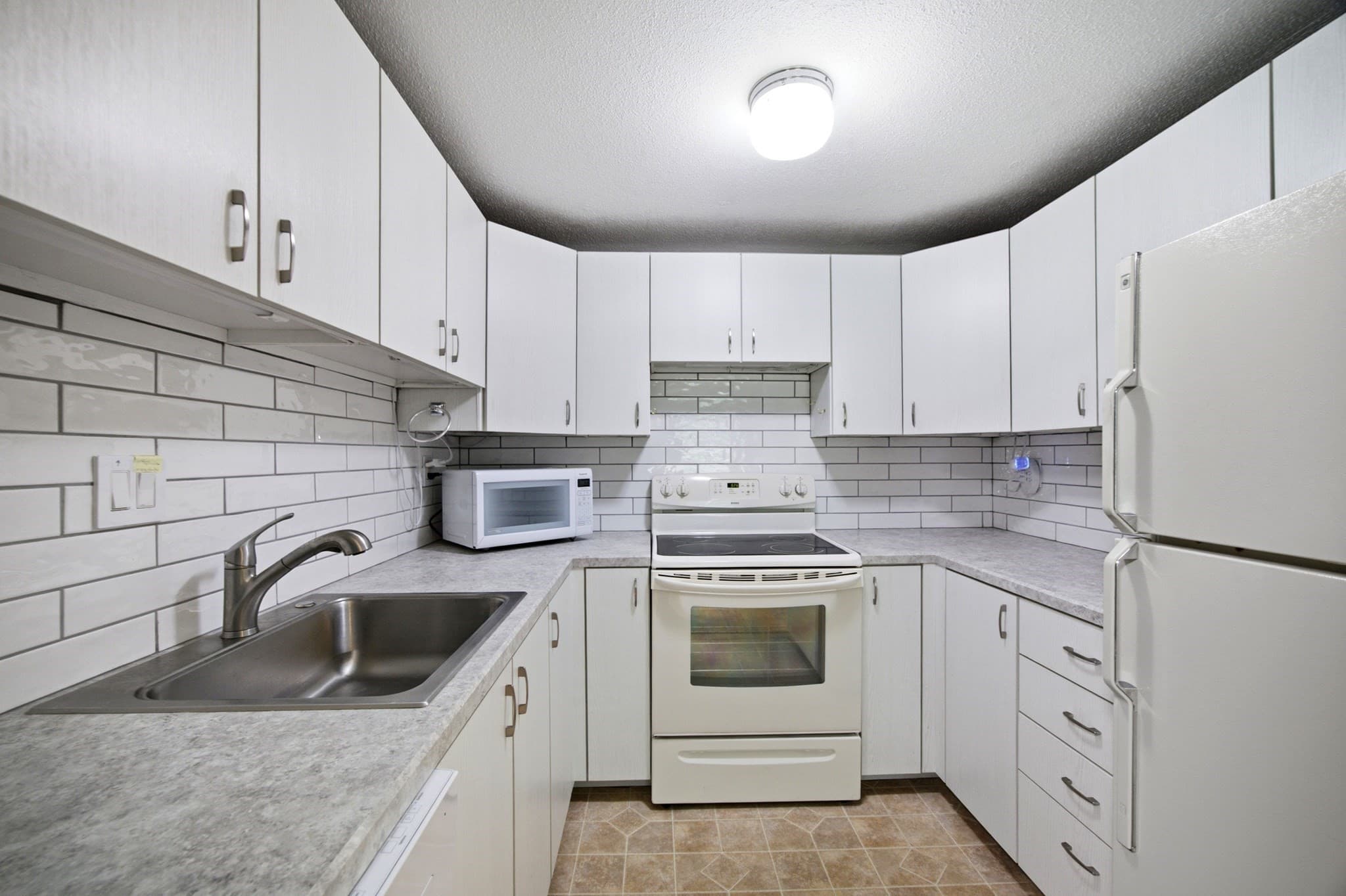 Condominium at 362 Granville Road # 217, Westfield MA 01085, Westfield, photo 6 of 33
