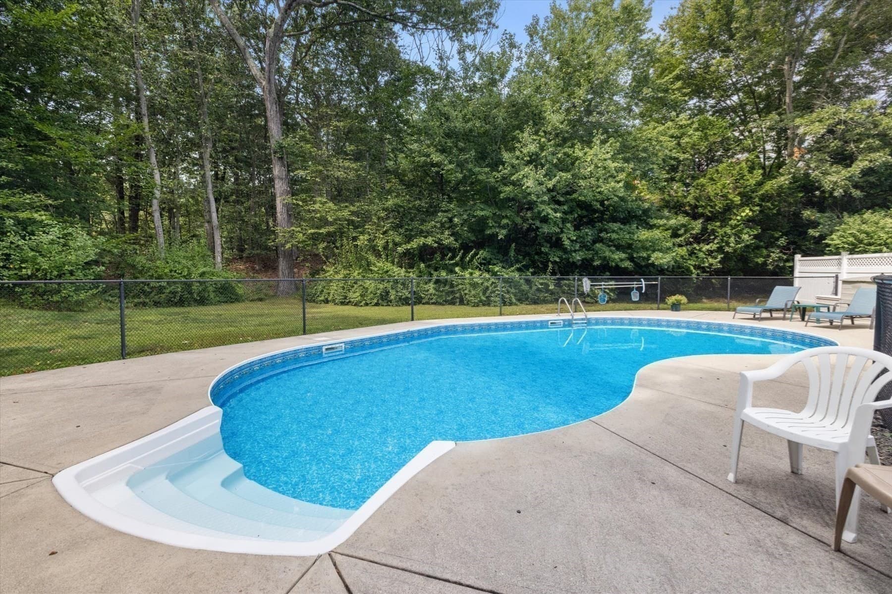 Single Family Residence at 4 Blueberry Lane, Norfolk MA 02056, Norfolk, photo 30 of 39