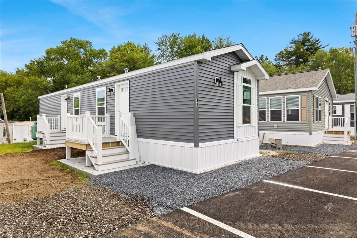 1540 Broadway # 17, Raynham MA 02767
