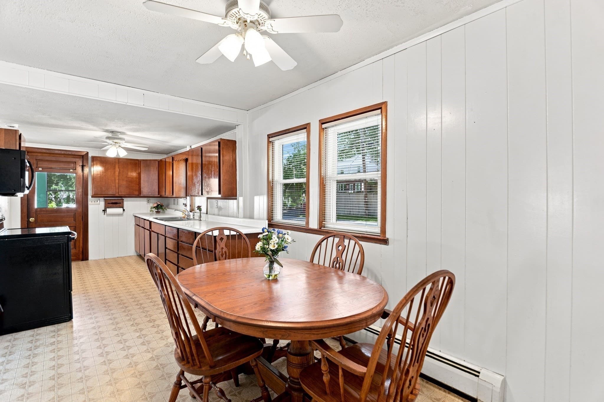 Single Family Residence at 152 Main Street, Wilmington MA 01887, Wilmington, photo 9 of 29